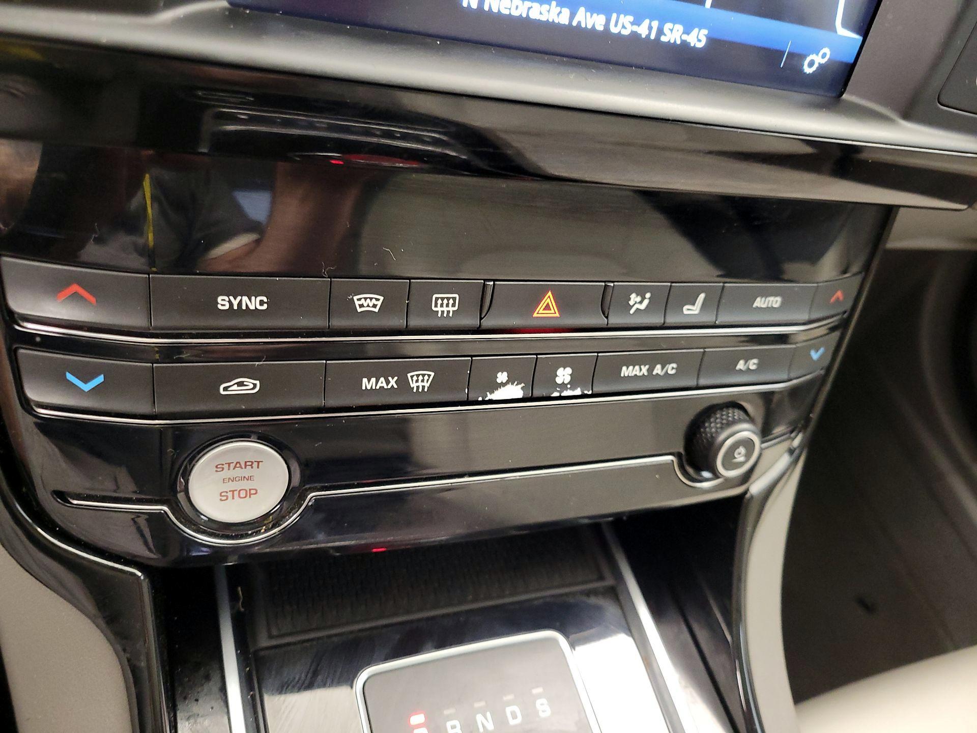 Thumbnail: 2017 Jaguar XE - 17