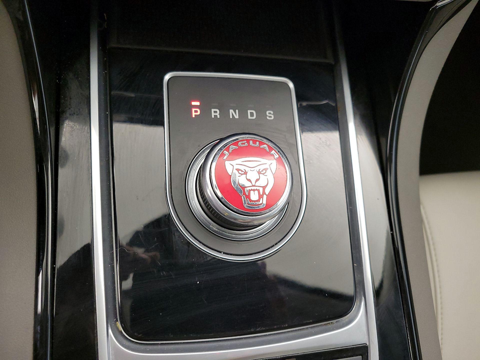 Thumbnail: 2017 Jaguar XE - 18