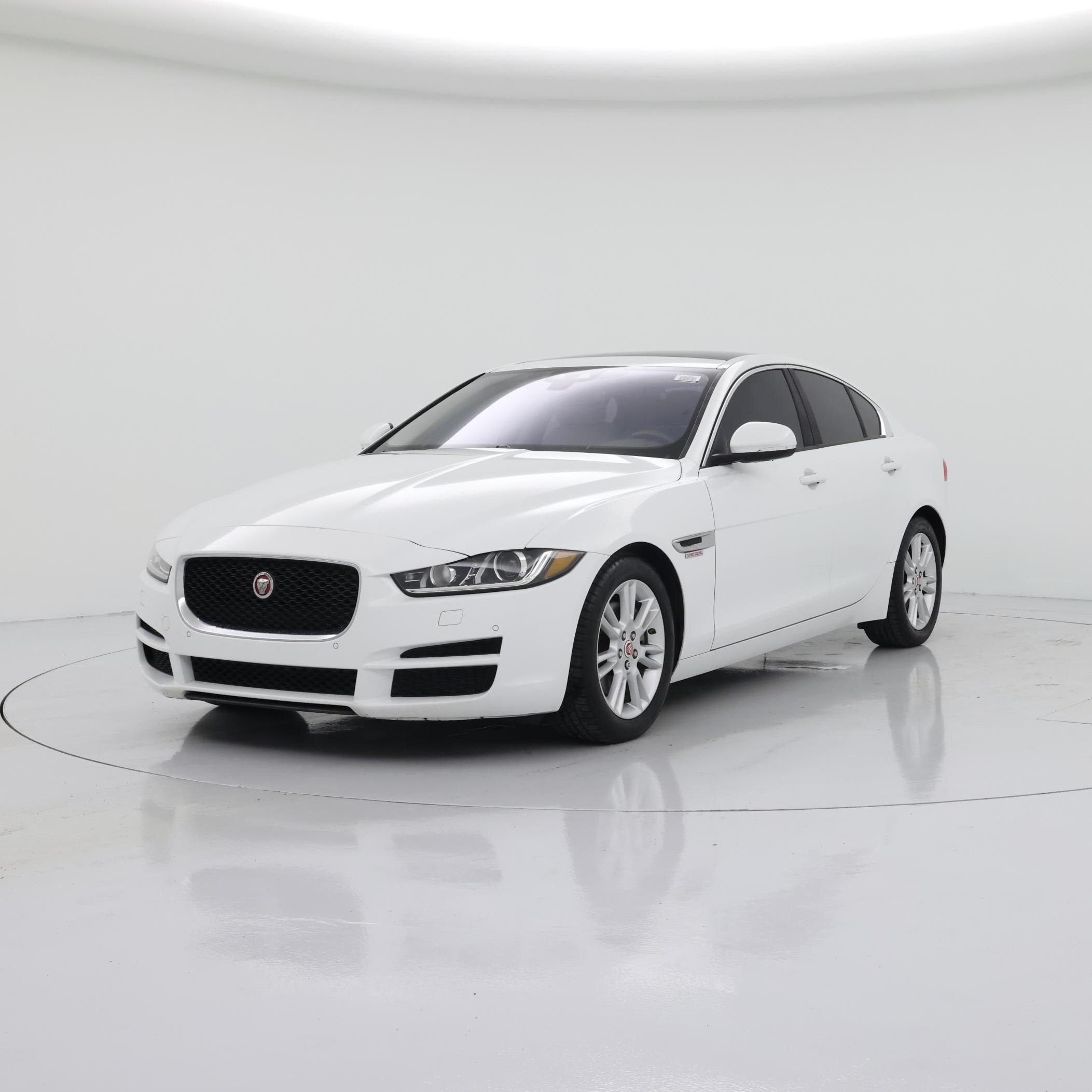Thumbnail: 2017 Jaguar XE - 4