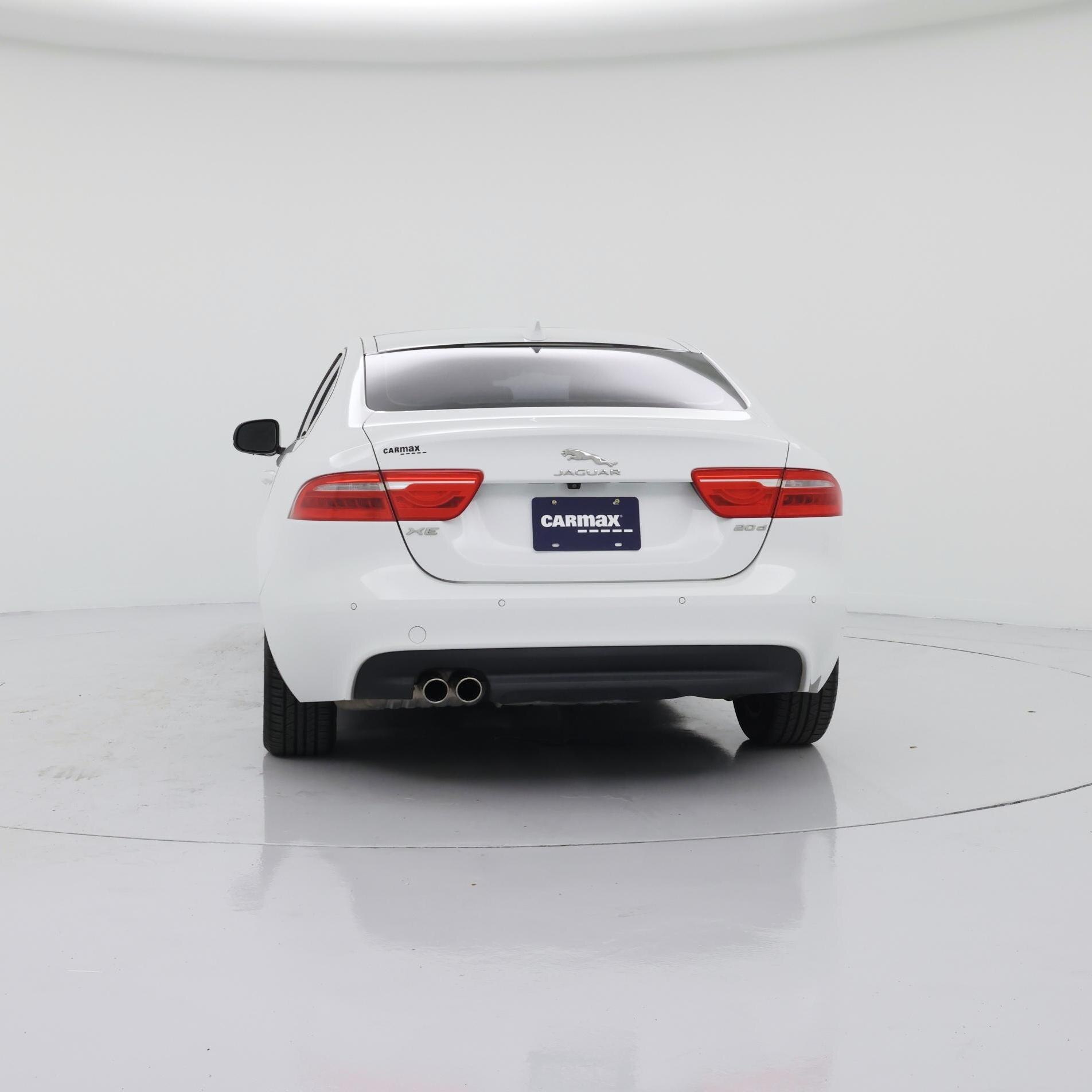 Thumbnail: 2017 Jaguar XE - 6