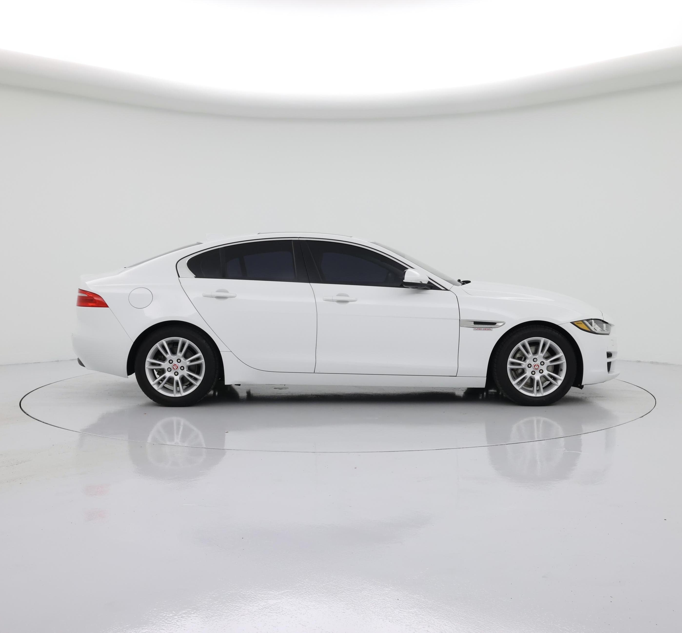 Thumbnail: 2017 Jaguar XE - 7