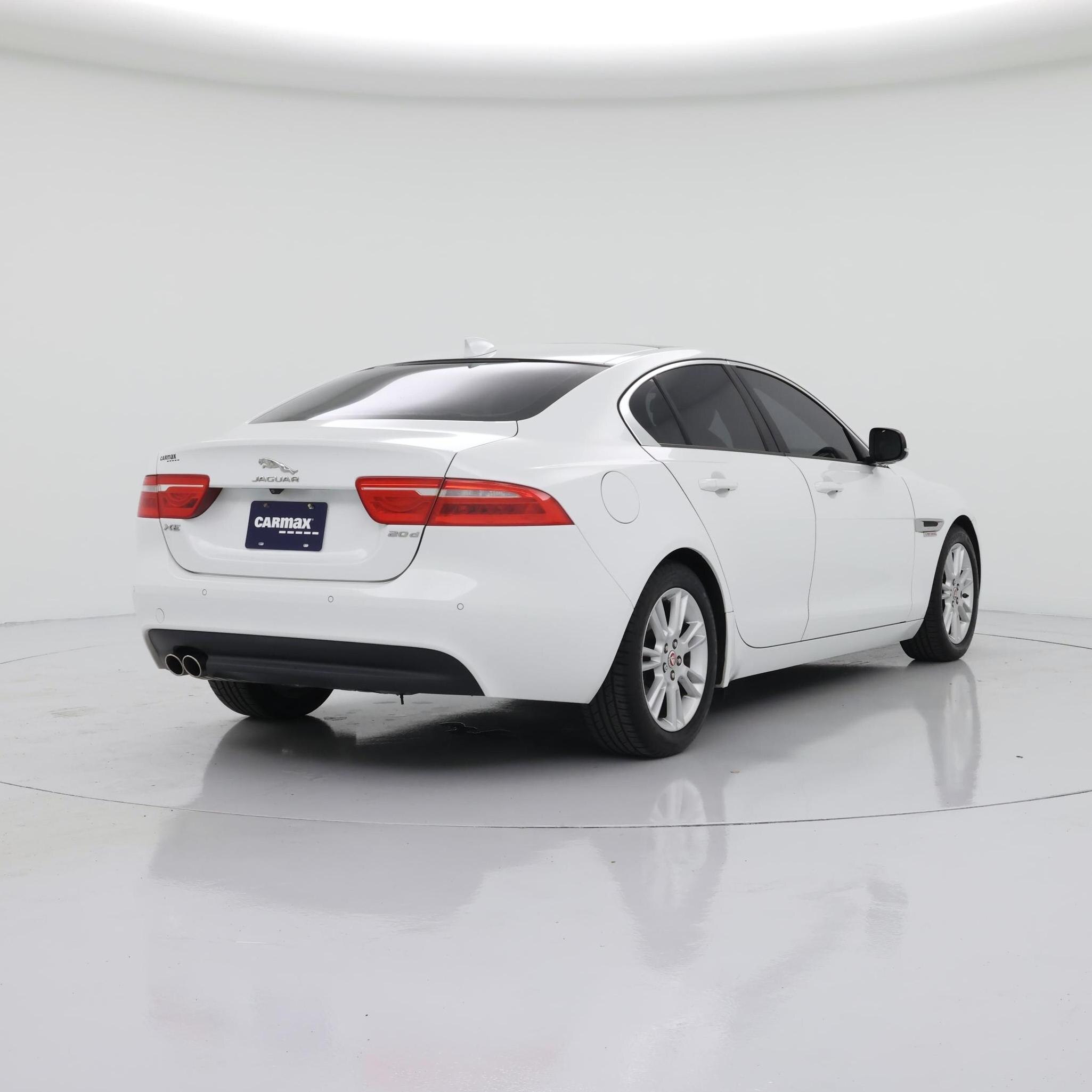 Thumbnail: 2017 Jaguar XE - 8