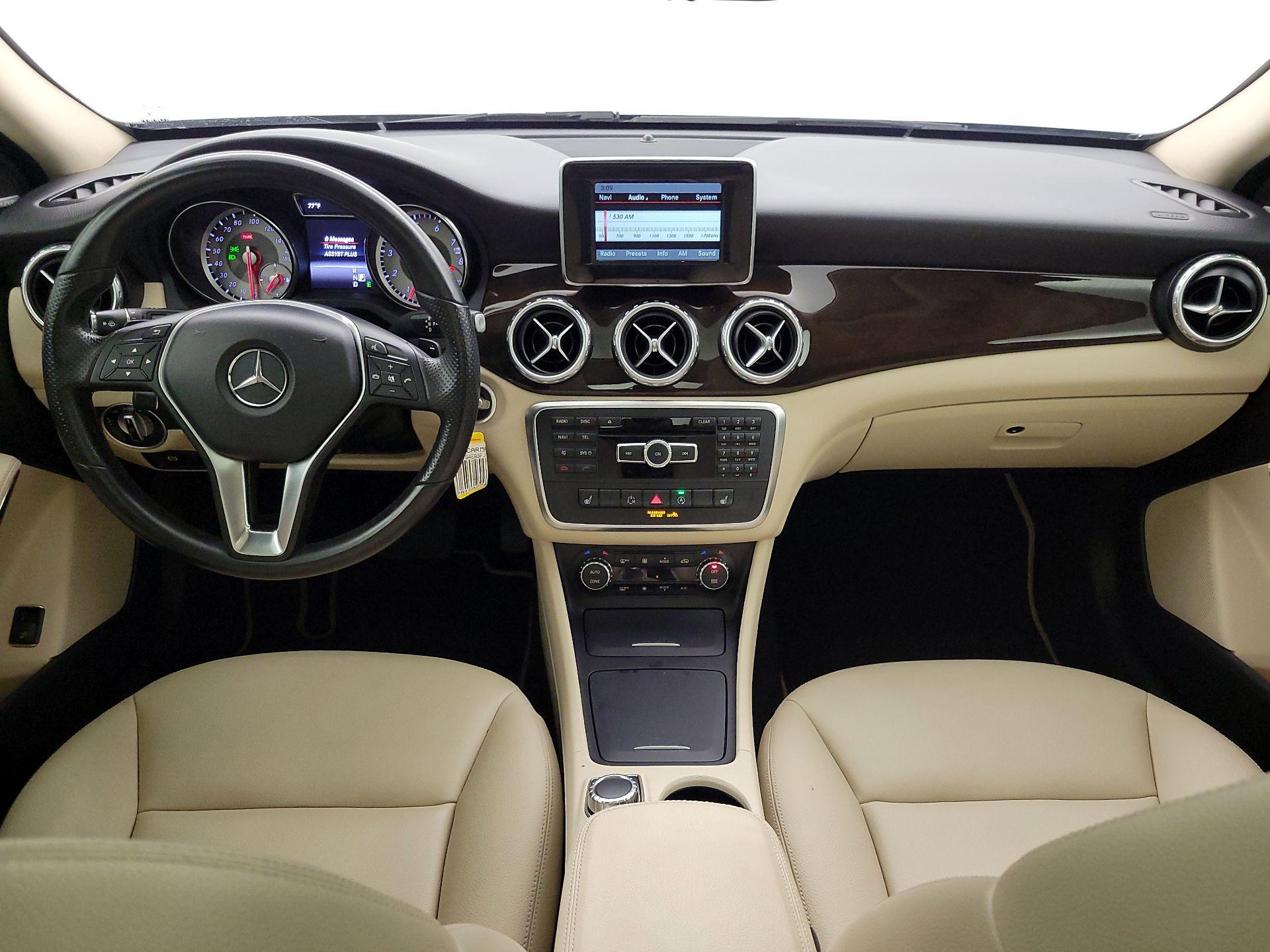 Thumbnail: 2015 Mercedes-Benz GLA - 9
