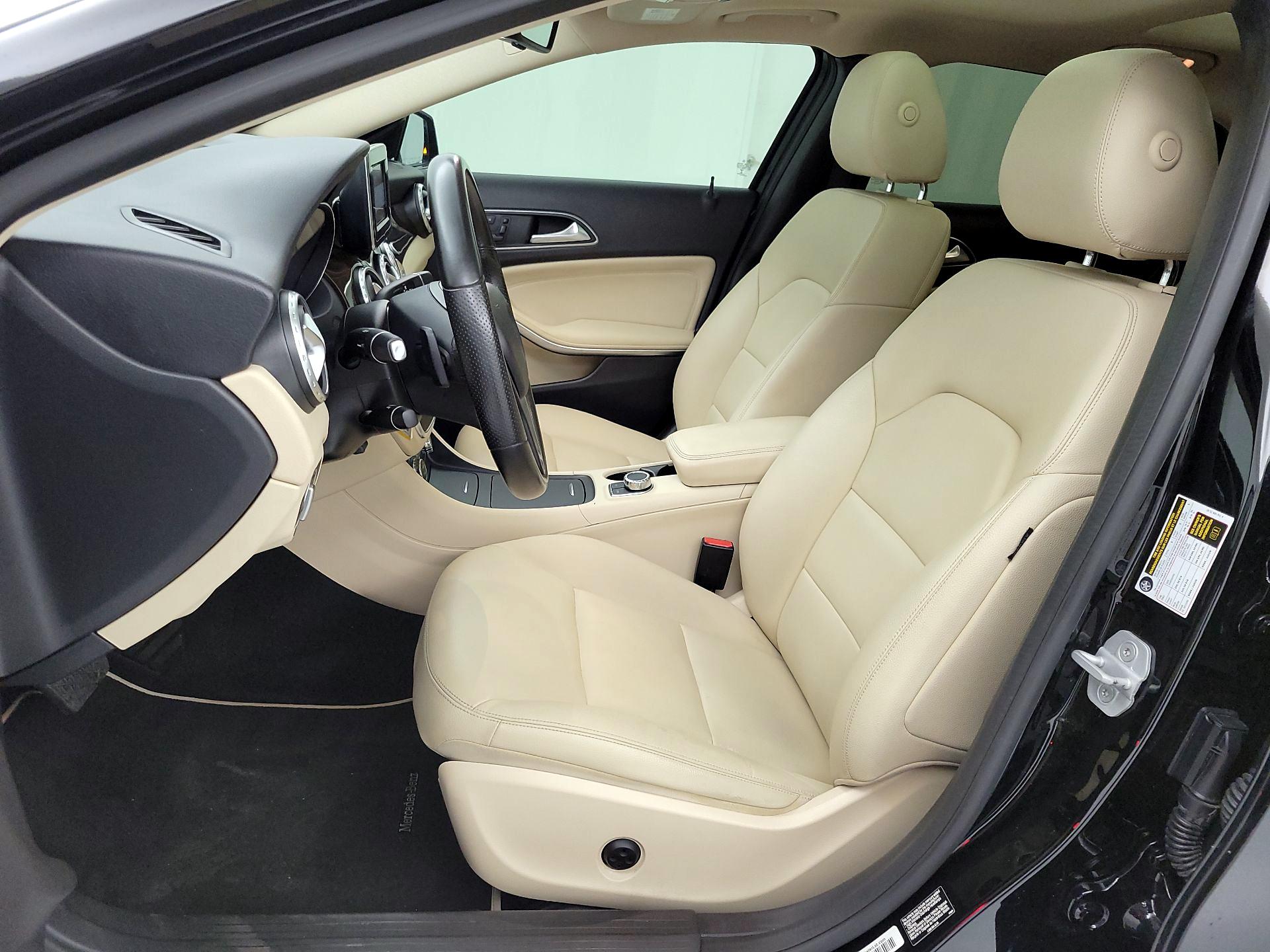 Thumbnail: 2015 Mercedes-Benz GLA - 11