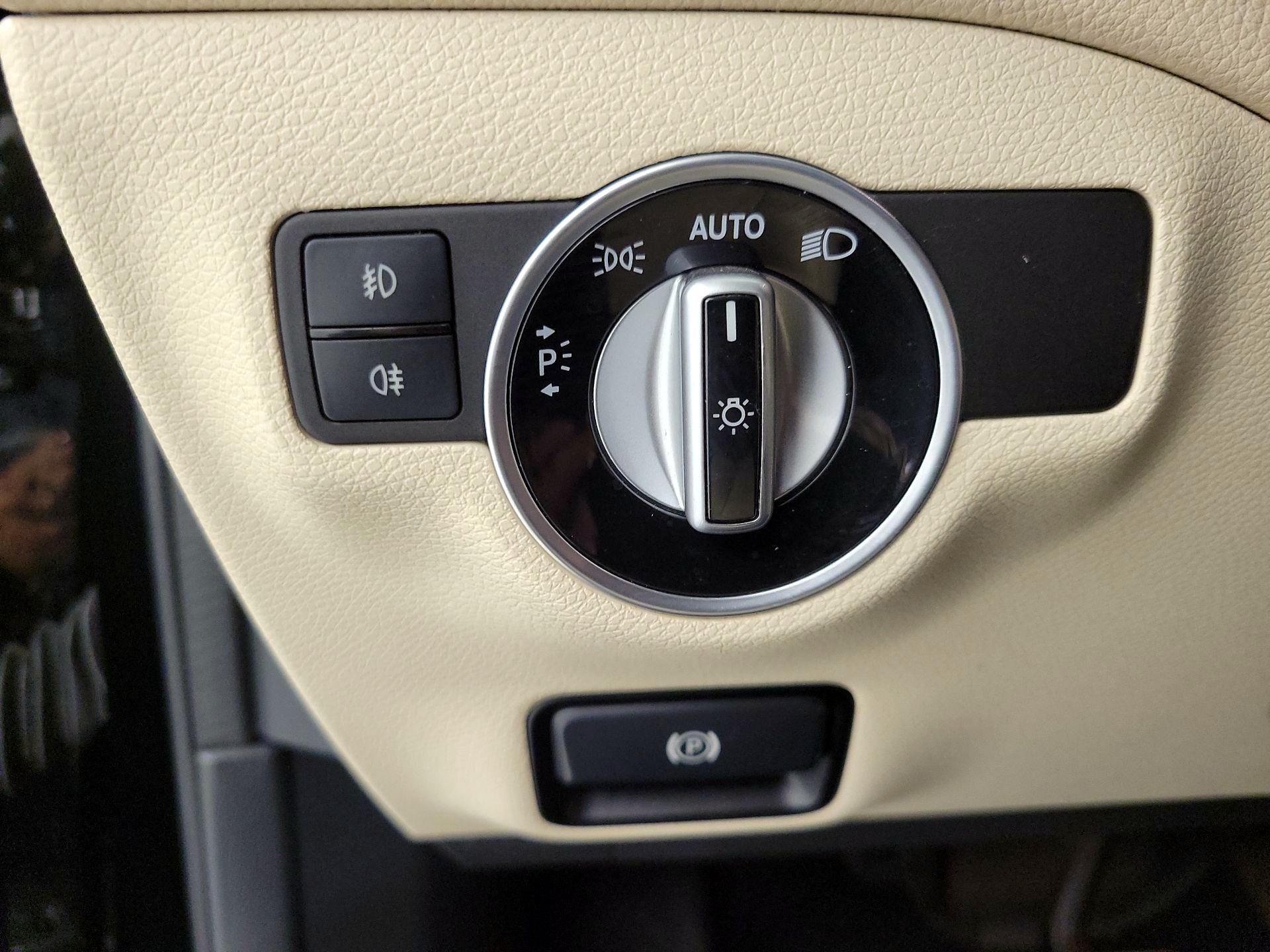 Thumbnail: 2015 Mercedes-Benz GLA - 13