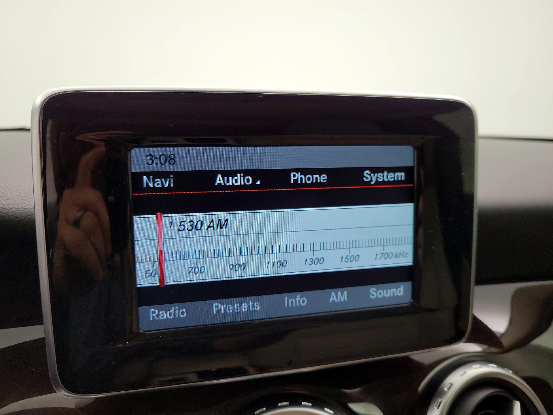 Thumbnail: 2015 Mercedes-Benz GLA - 16