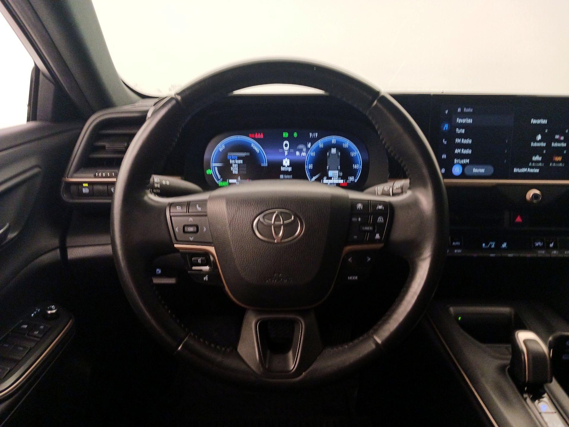 Thumbnail: 2023 Toyota Crown - 10