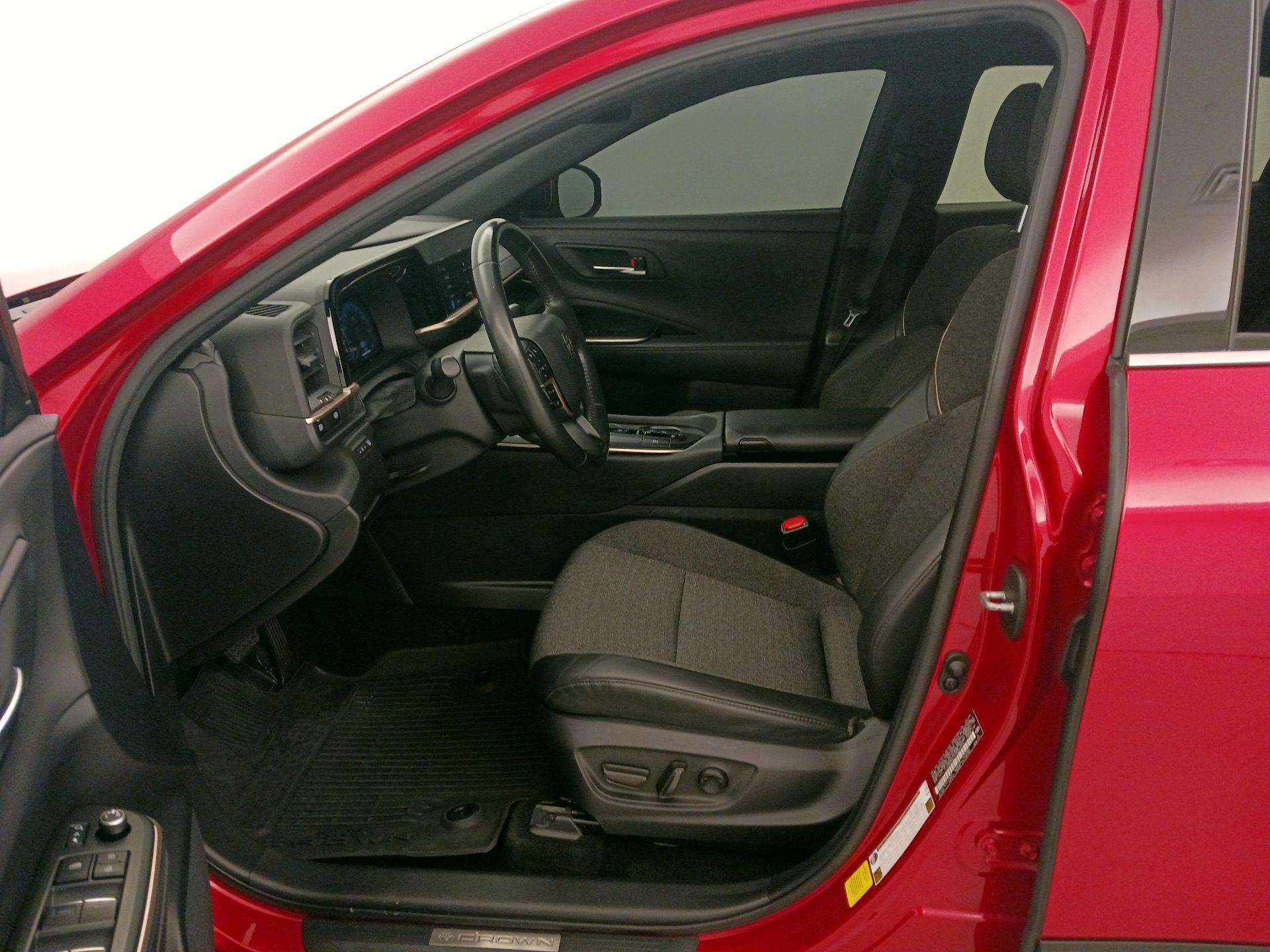 Thumbnail: 2023 Toyota Crown - 11