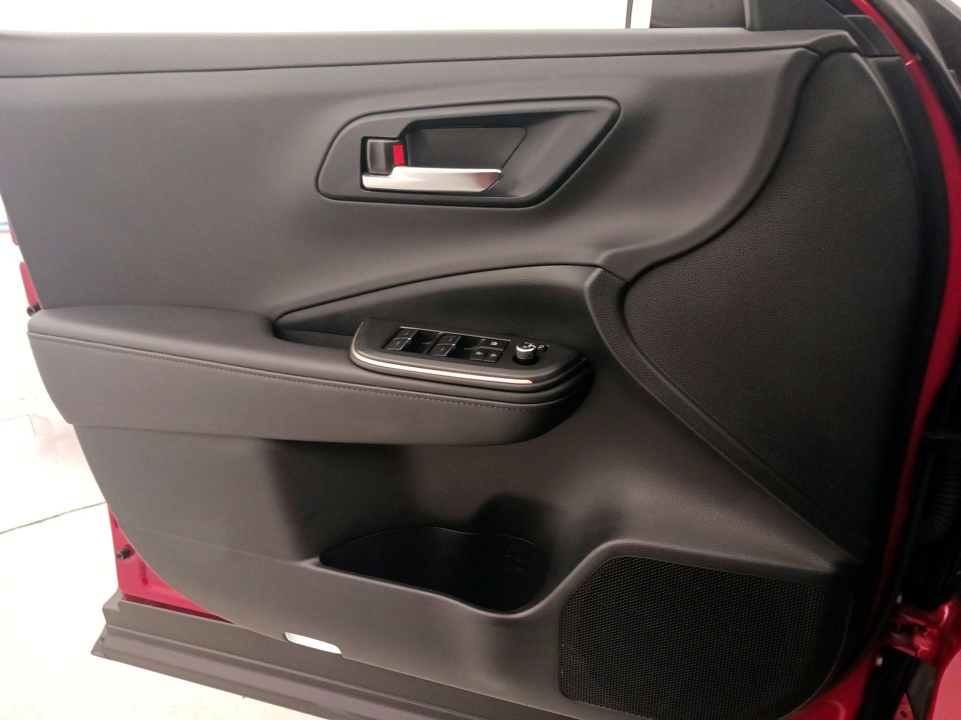 Thumbnail: 2023 Toyota Crown - 12