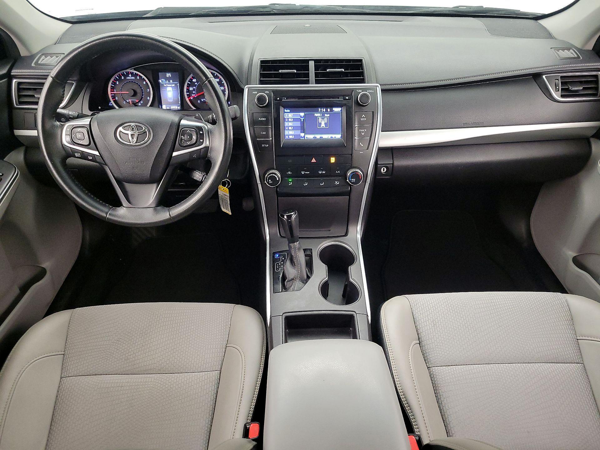 Thumbnail: 2017 Toyota Camry - 9