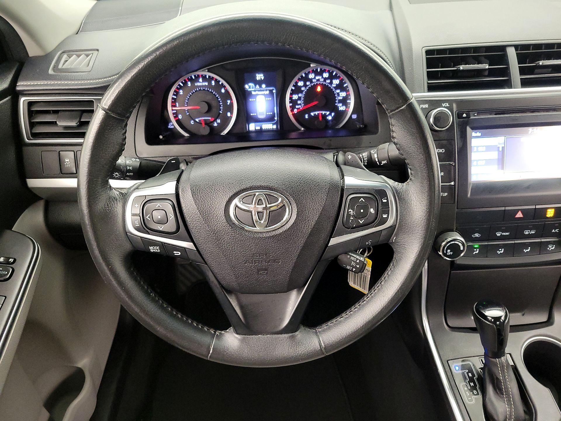 Thumbnail: 2017 Toyota Camry - 10