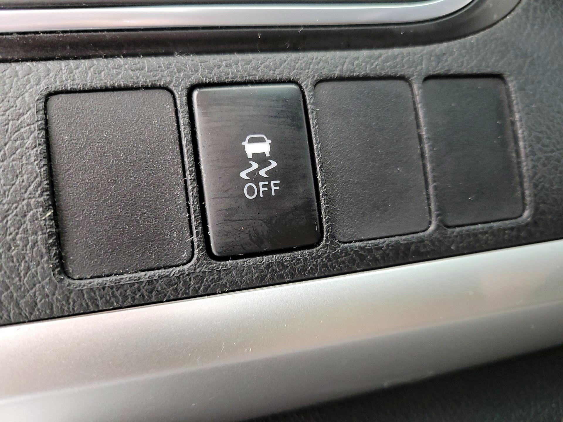 Thumbnail: 2017 Toyota Camry - 13