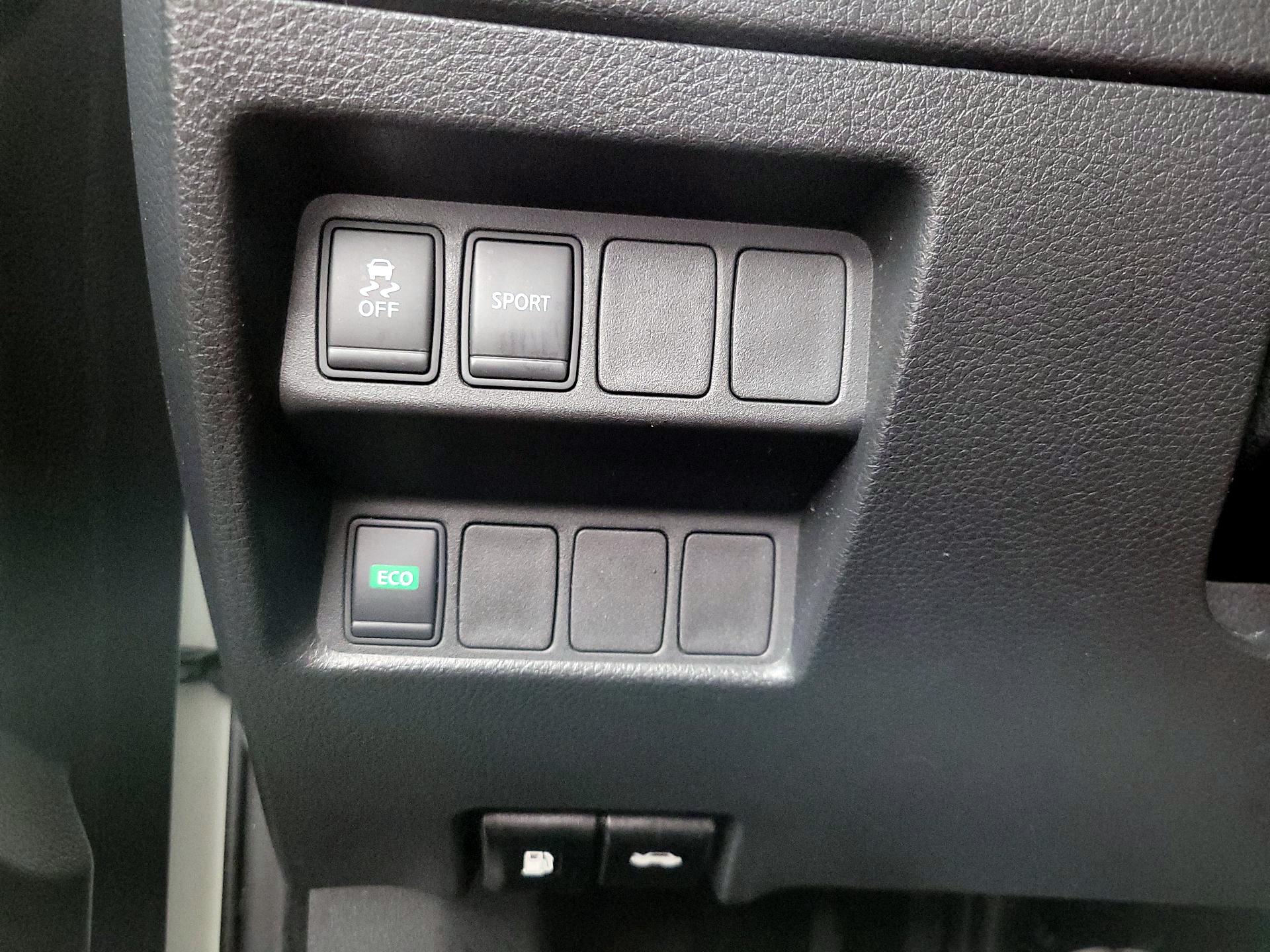 Thumbnail: 2016 Nissan Rogue - 13