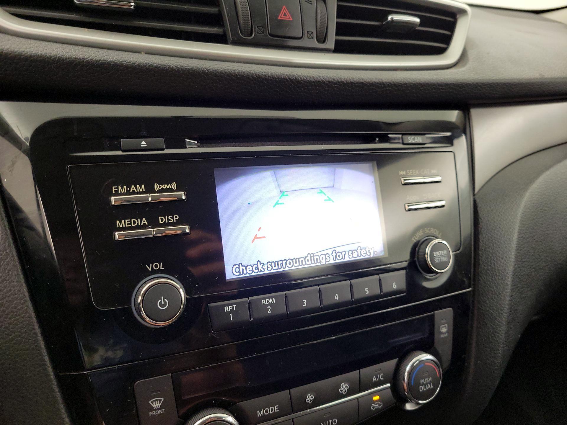 Thumbnail: 2016 Nissan Rogue - 14