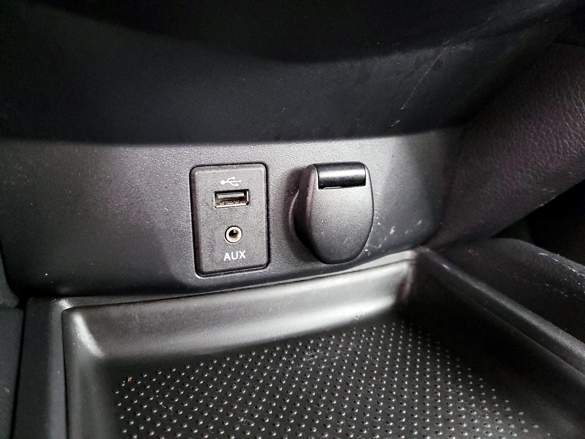 Thumbnail: 2016 Nissan Rogue - 18