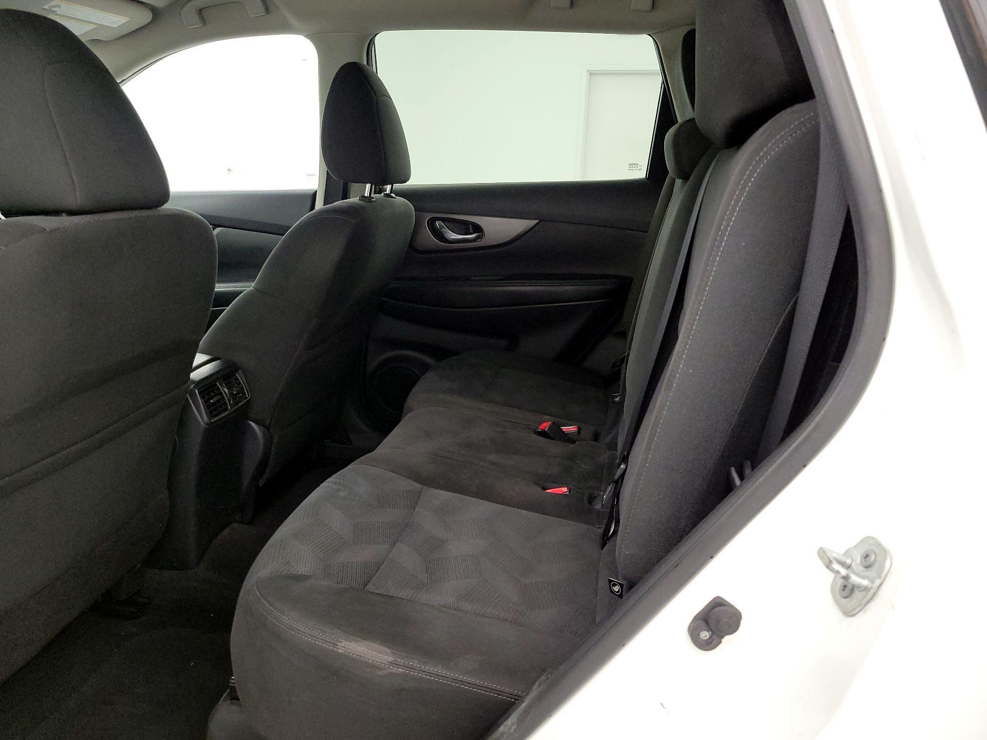 Thumbnail: 2016 Nissan Rogue - 19