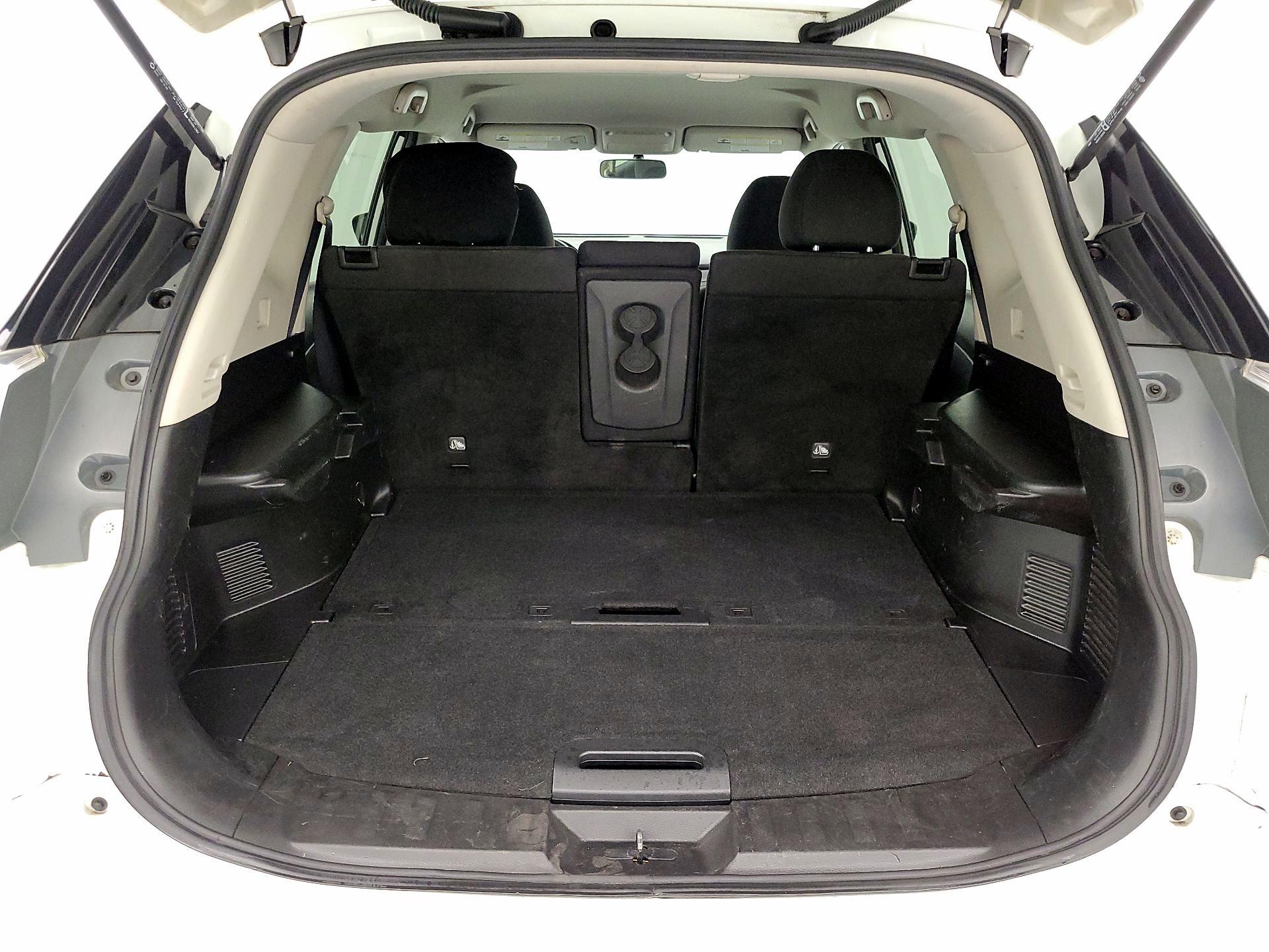 Thumbnail: 2016 Nissan Rogue - 20