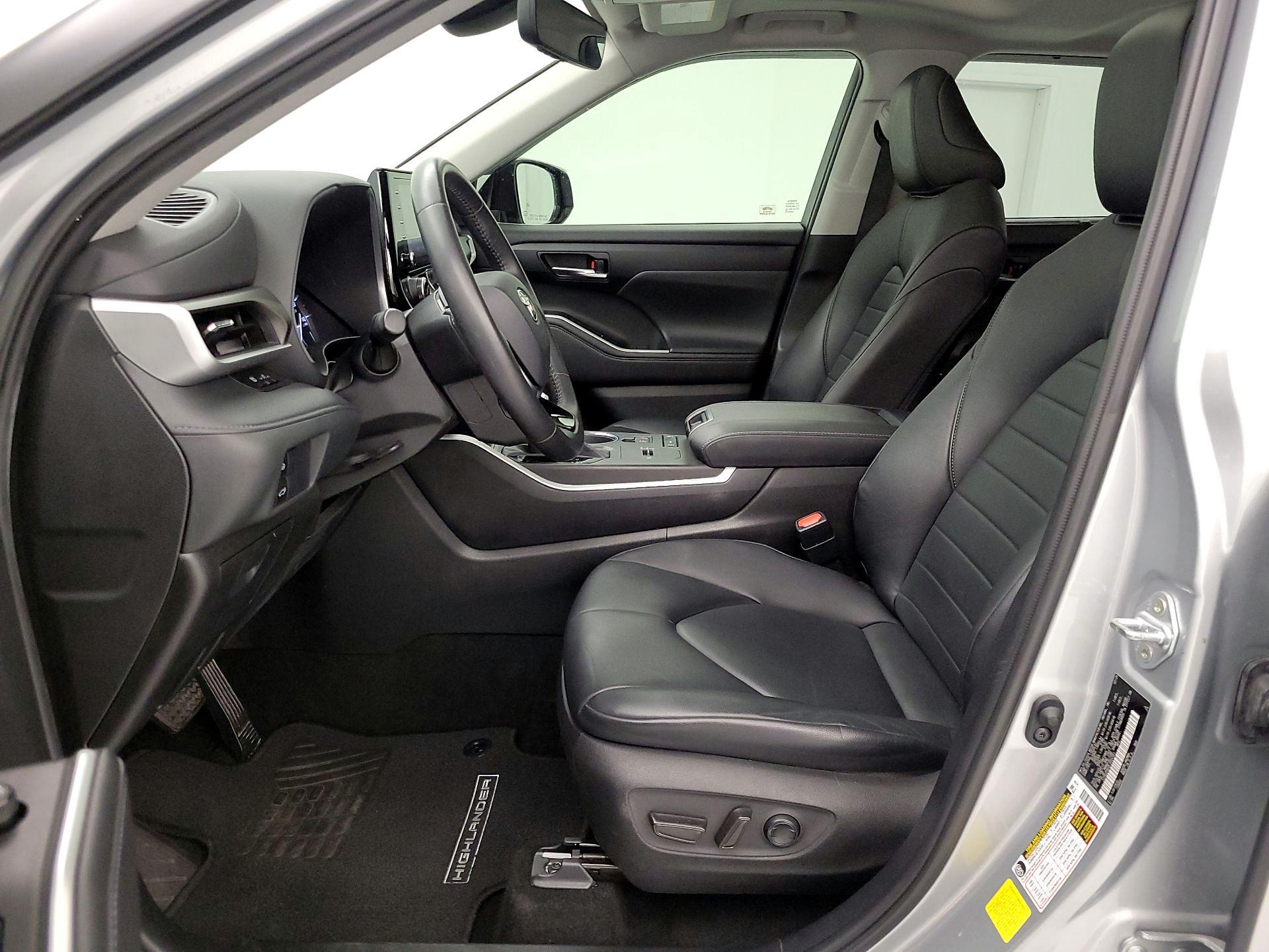 Thumbnail: 2020 Toyota Highlander - 11