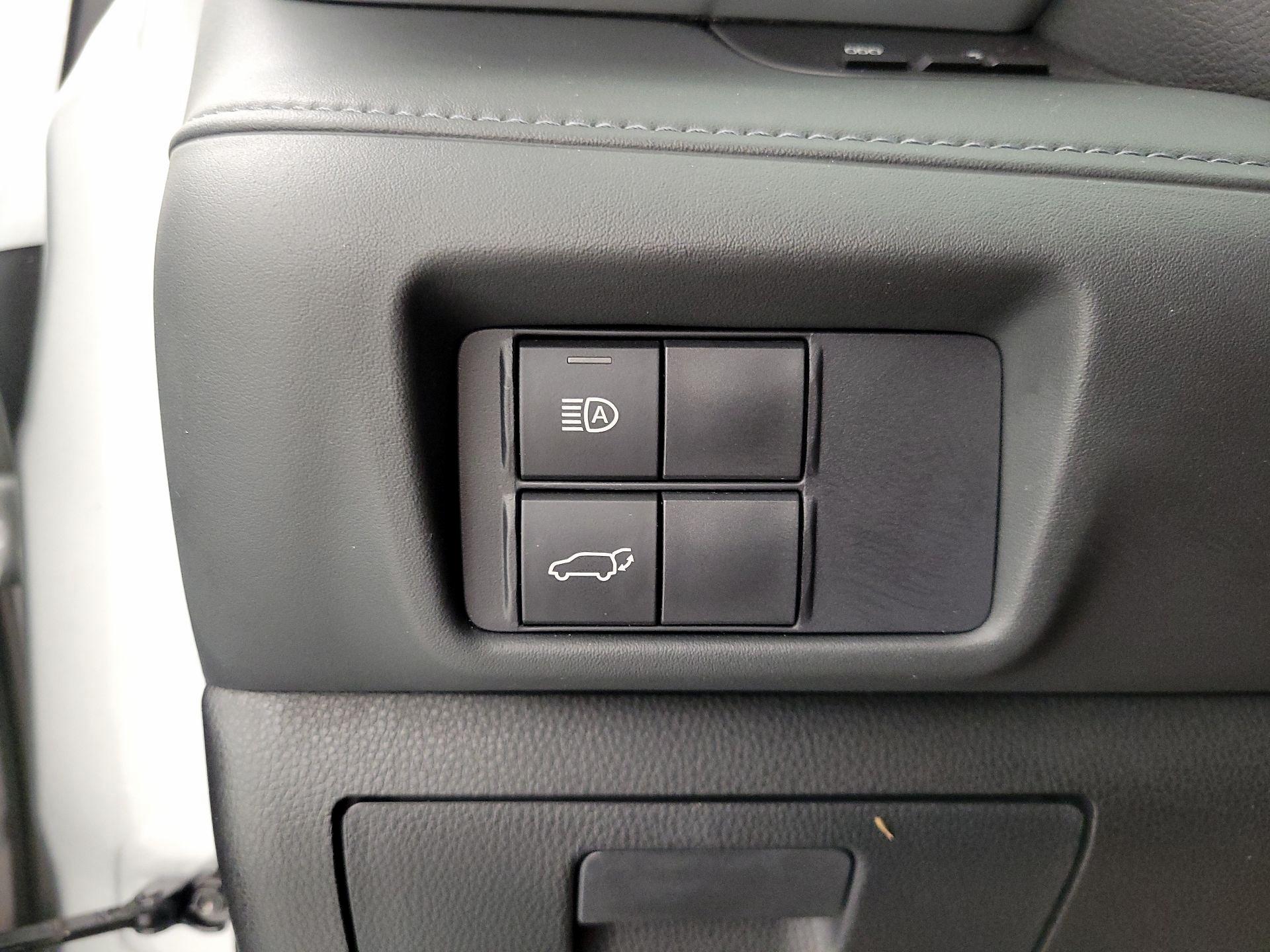 Thumbnail: 2020 Toyota Highlander - 13