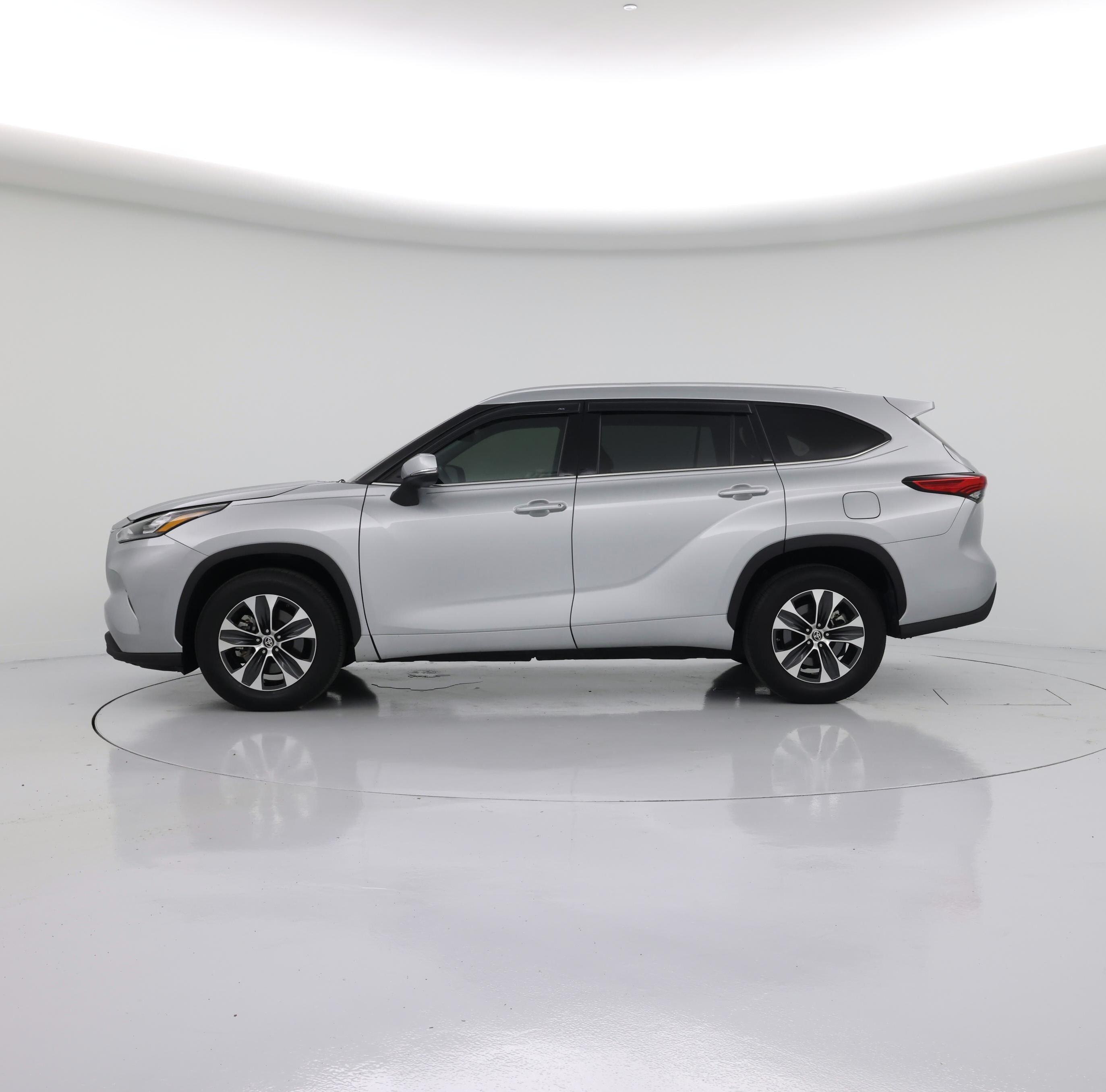 Thumbnail: 2020 Toyota Highlander - 3