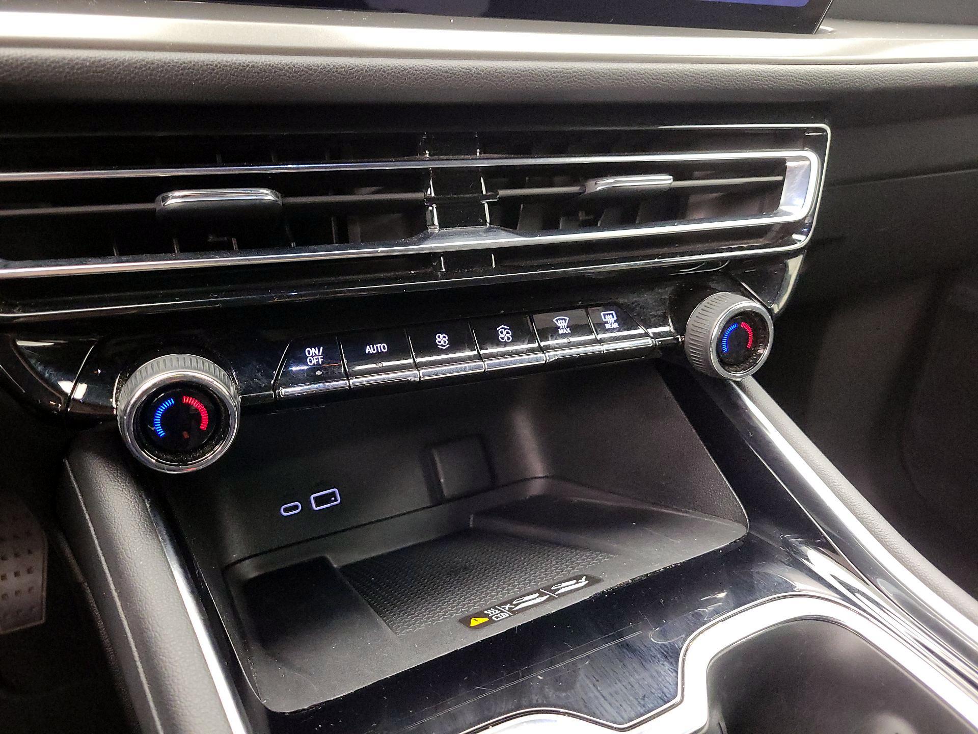 Thumbnail: 2024 Chevrolet Traverse - 16