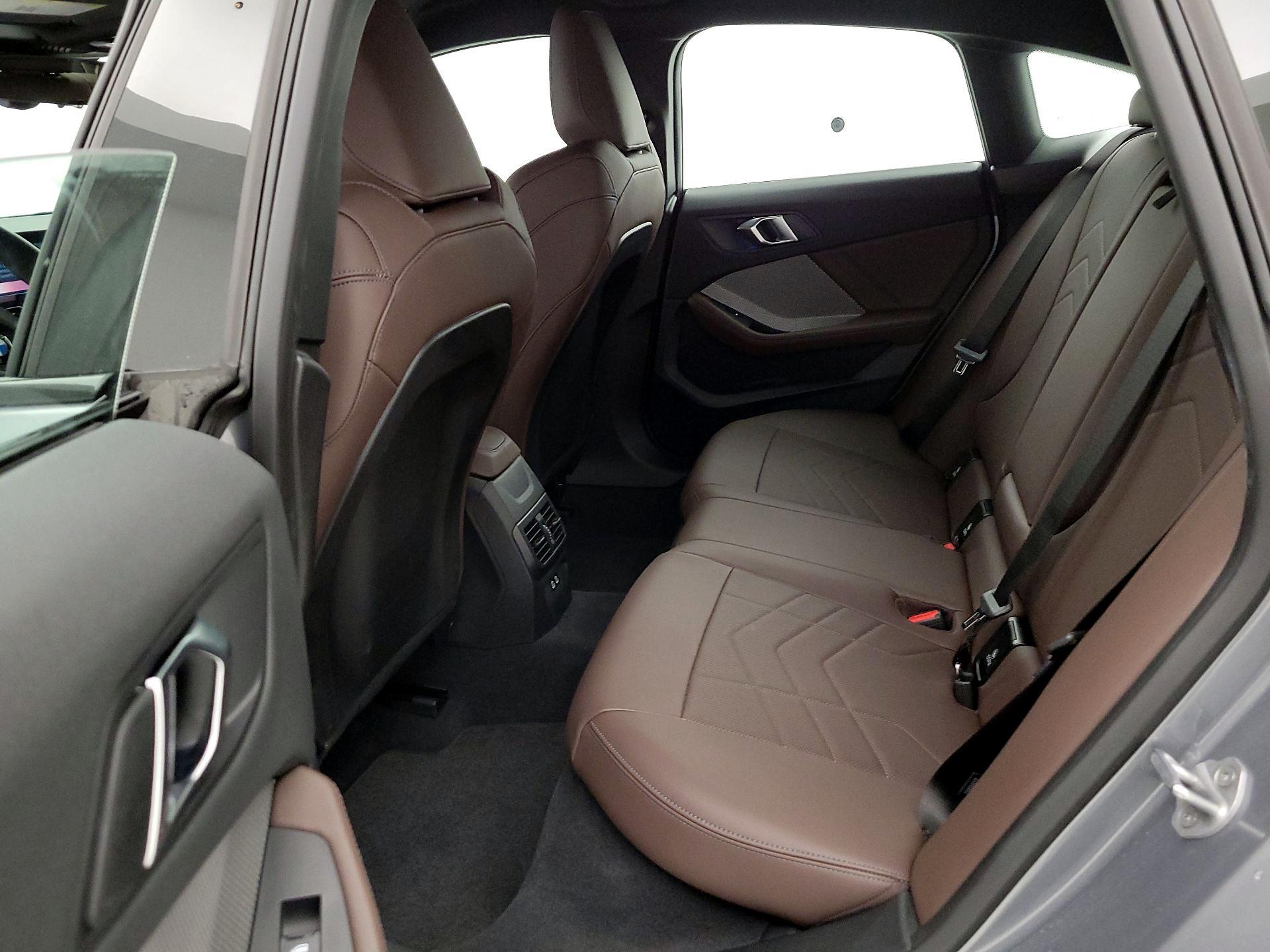 Thumbnail: 2025 BMW 2 Series - 18