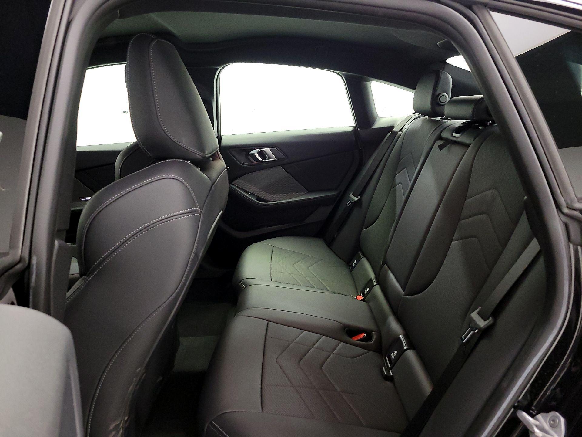 Thumbnail: 2025 BMW 2 Series - 18