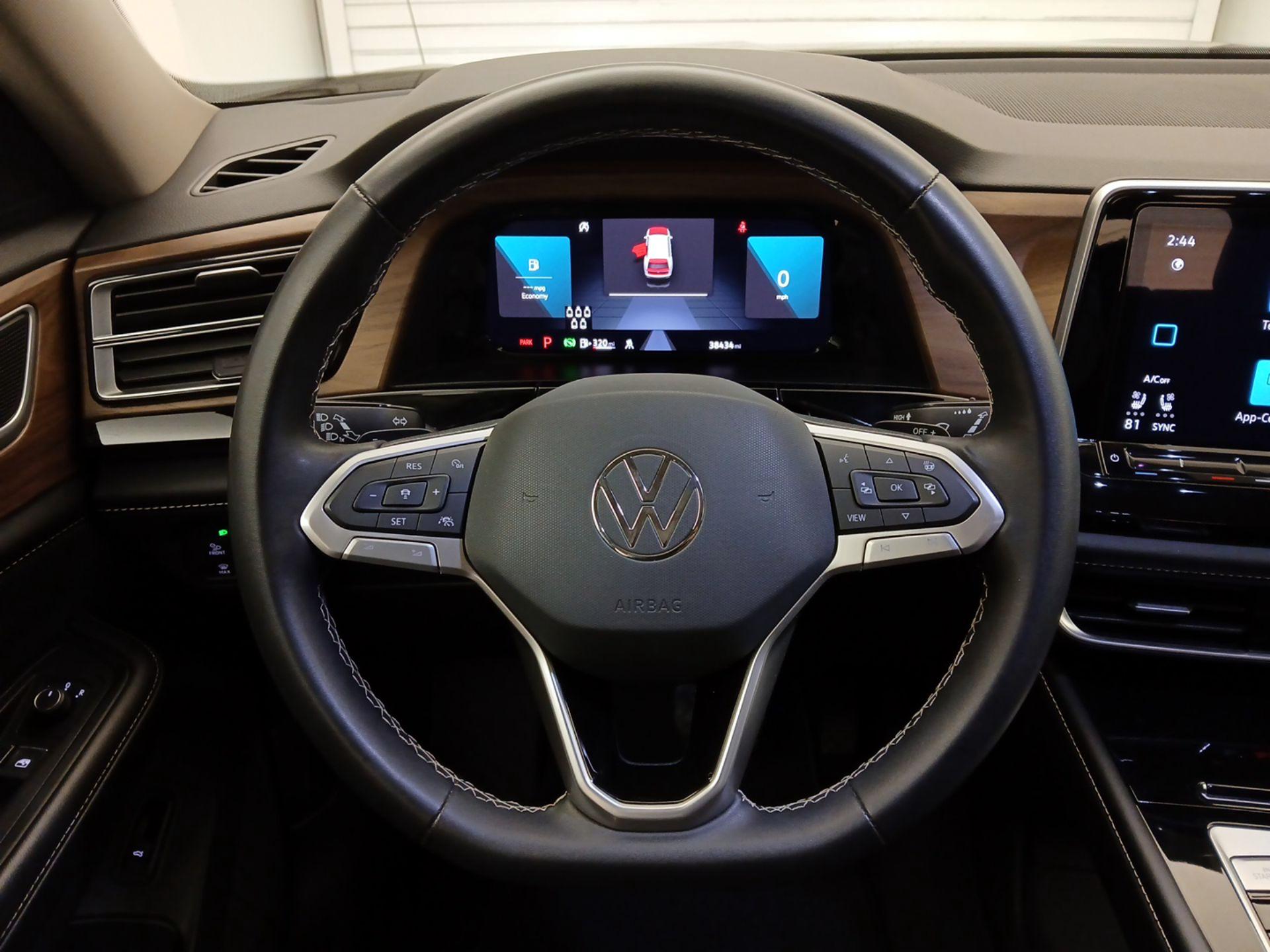 Thumbnail: 2024 Volkswagen Atlas - 10