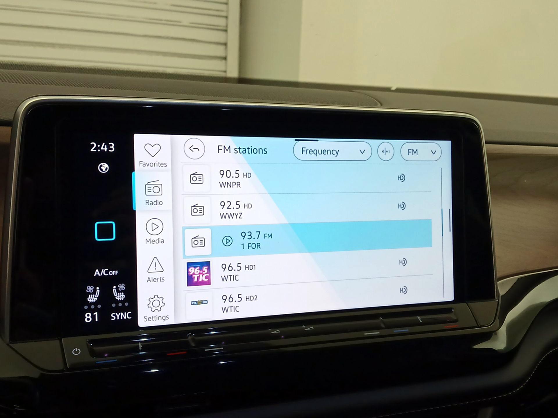 Thumbnail: 2024 Volkswagen Atlas - 15