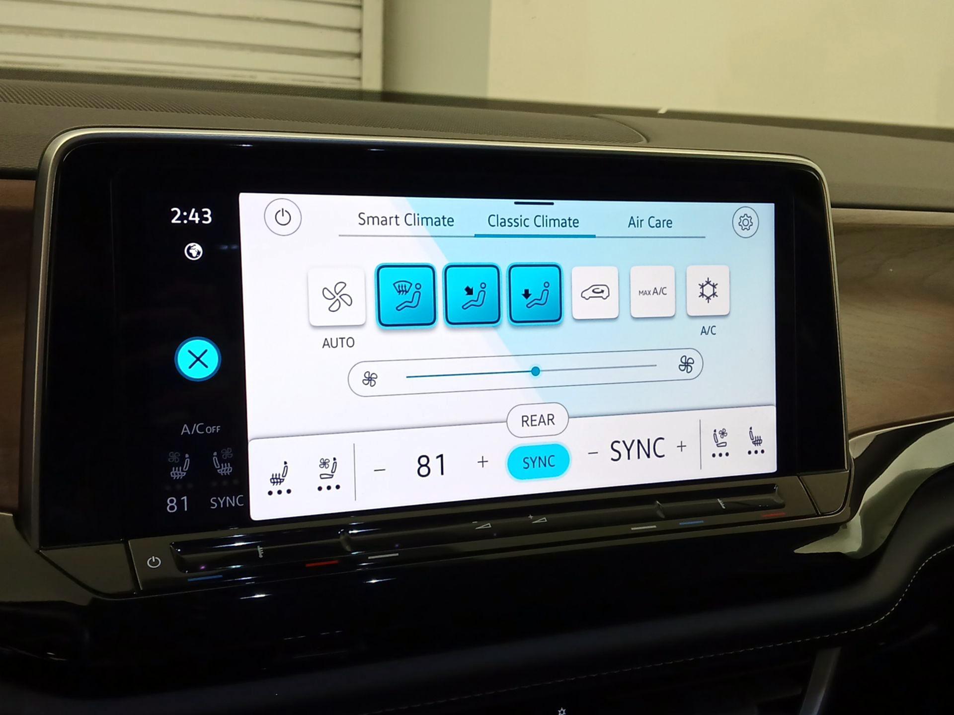 Thumbnail: 2024 Volkswagen Atlas - 16