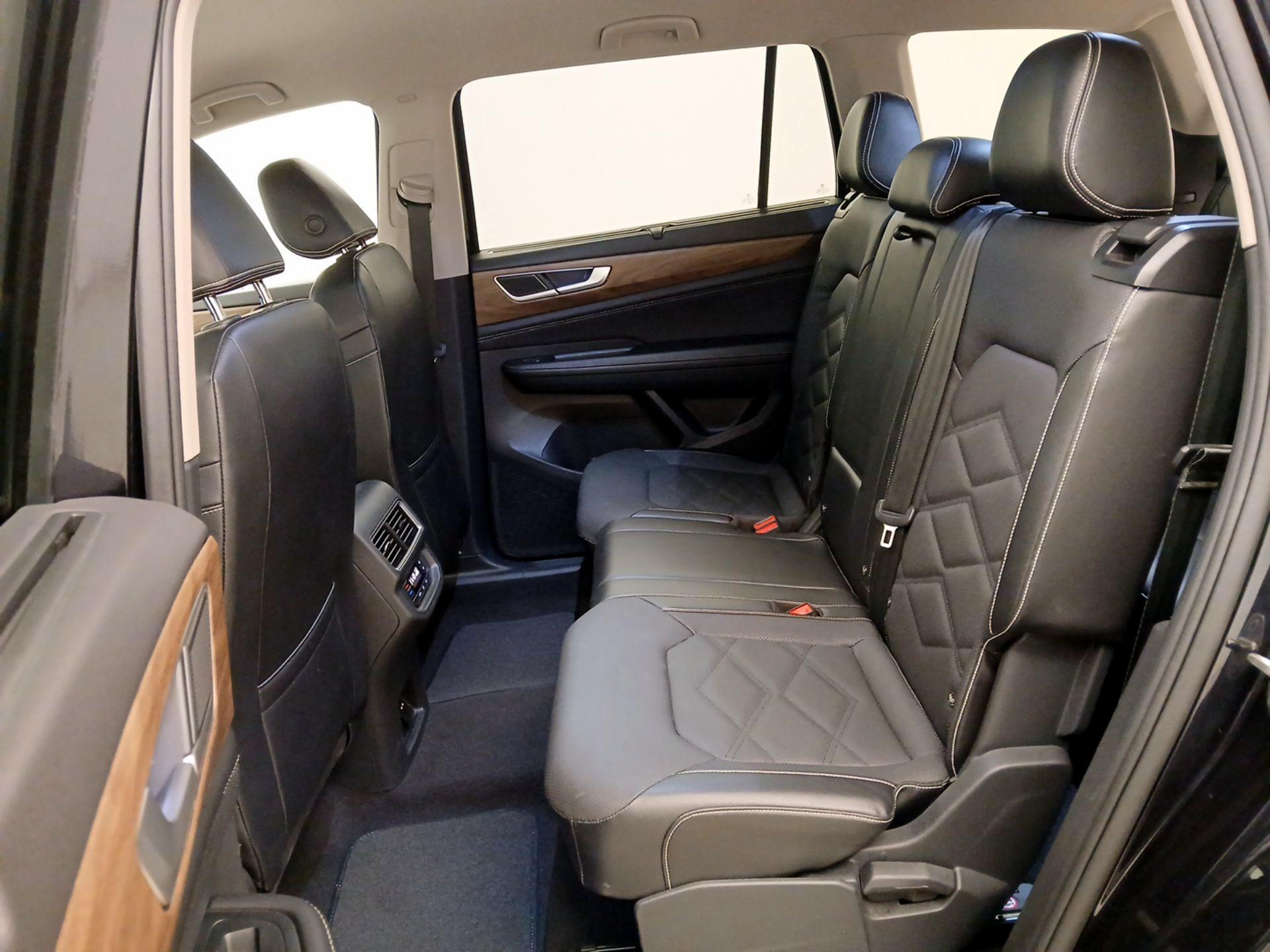 Thumbnail: 2024 Volkswagen Atlas - 19