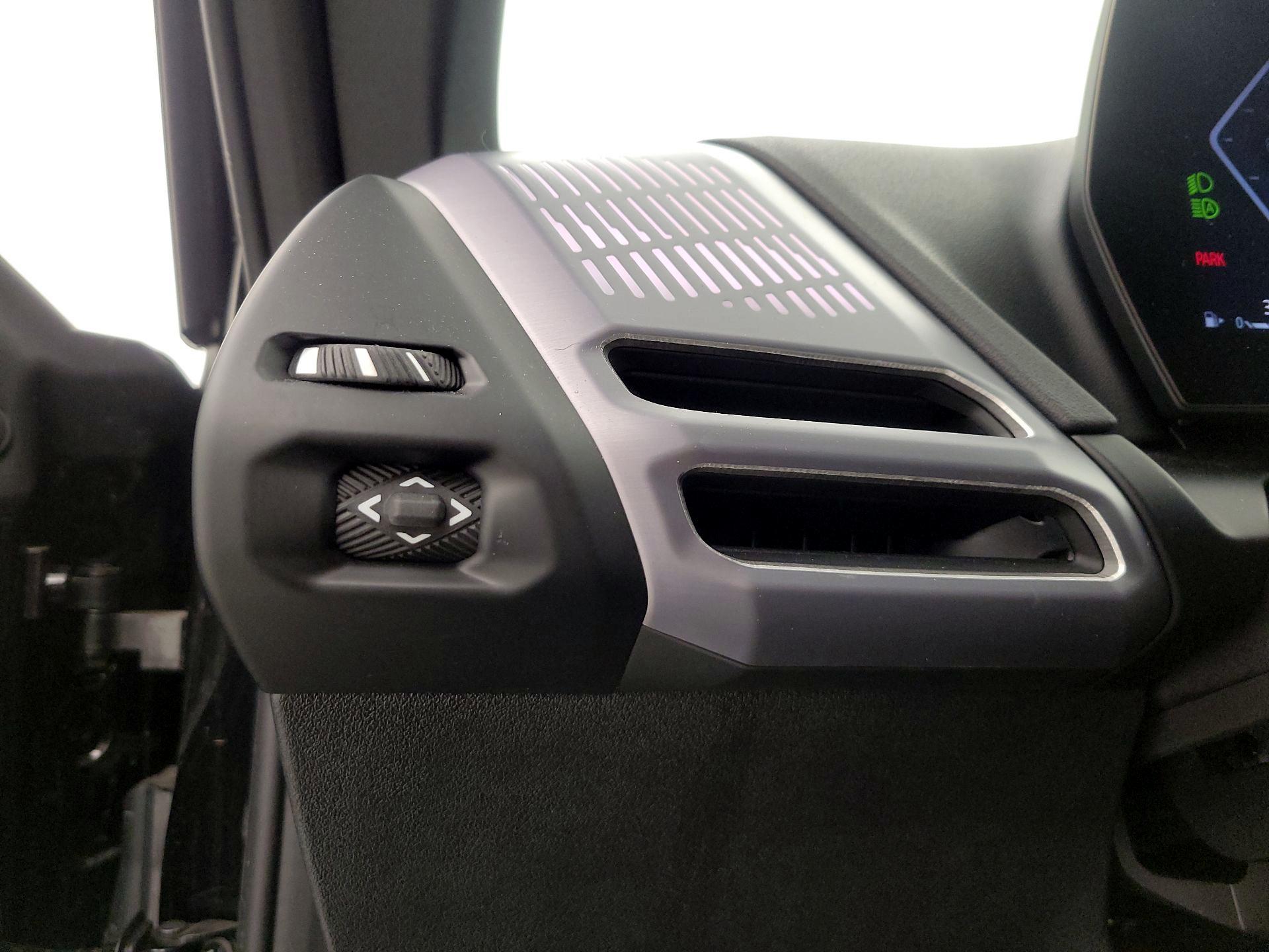 Thumbnail: 2025 BMW 2 Series - 13