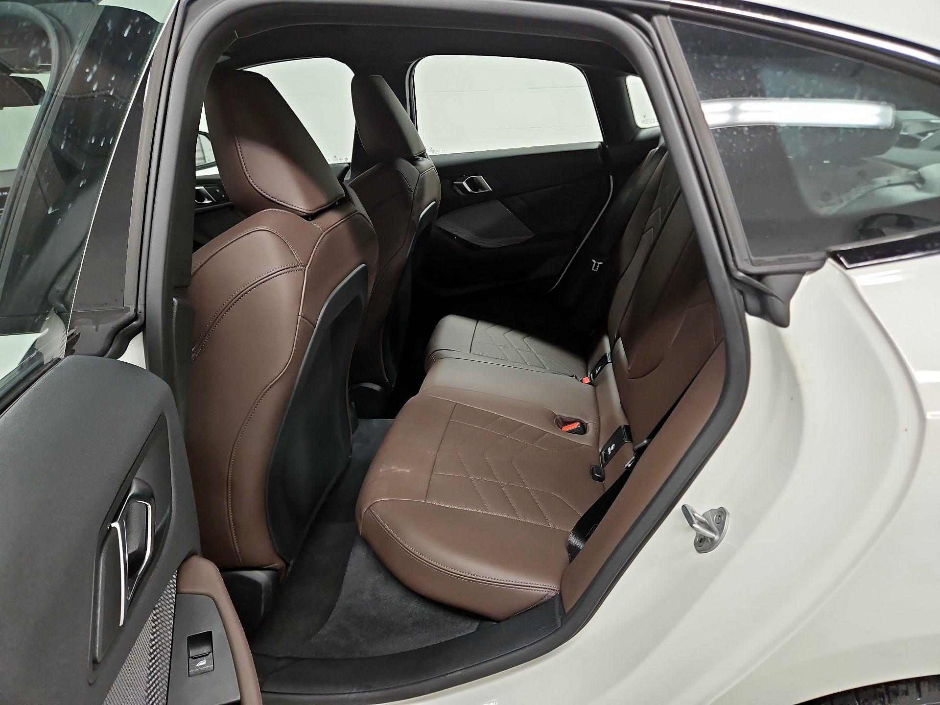 Thumbnail: 2025 BMW 2 Series - 18