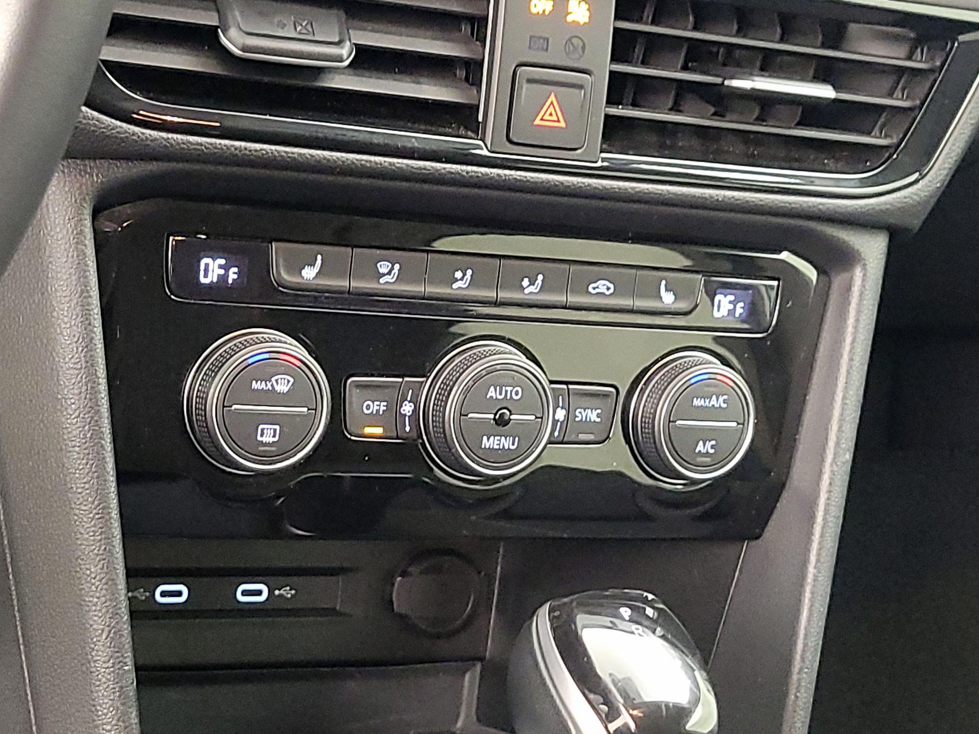 Thumbnail: 2024 Volkswagen Taos - 16