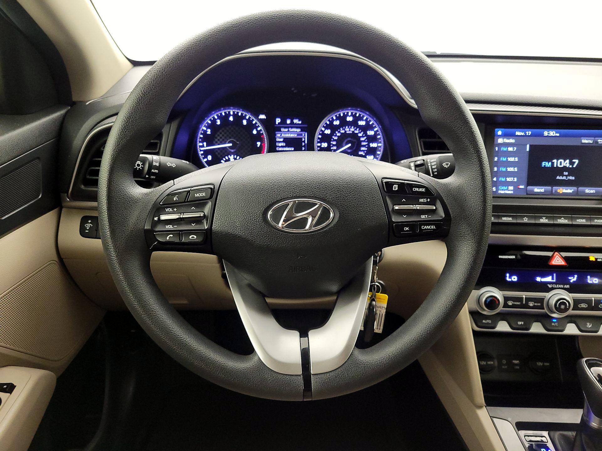 Thumbnail: 2020 Hyundai Elantra - 10