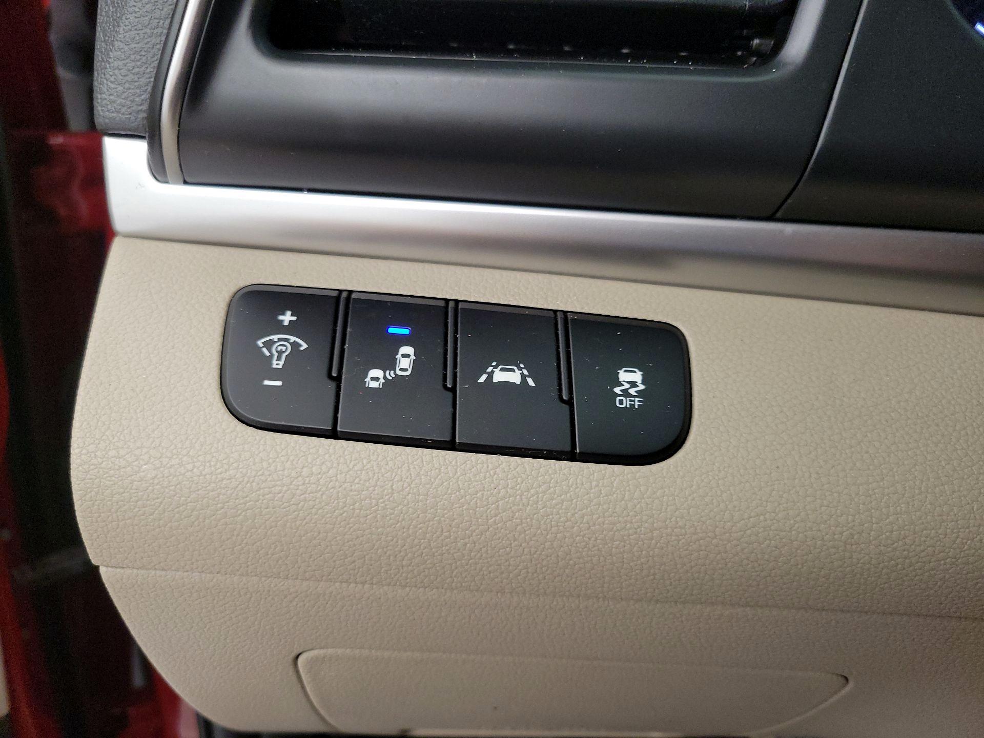 Thumbnail: 2020 Hyundai Elantra - 13