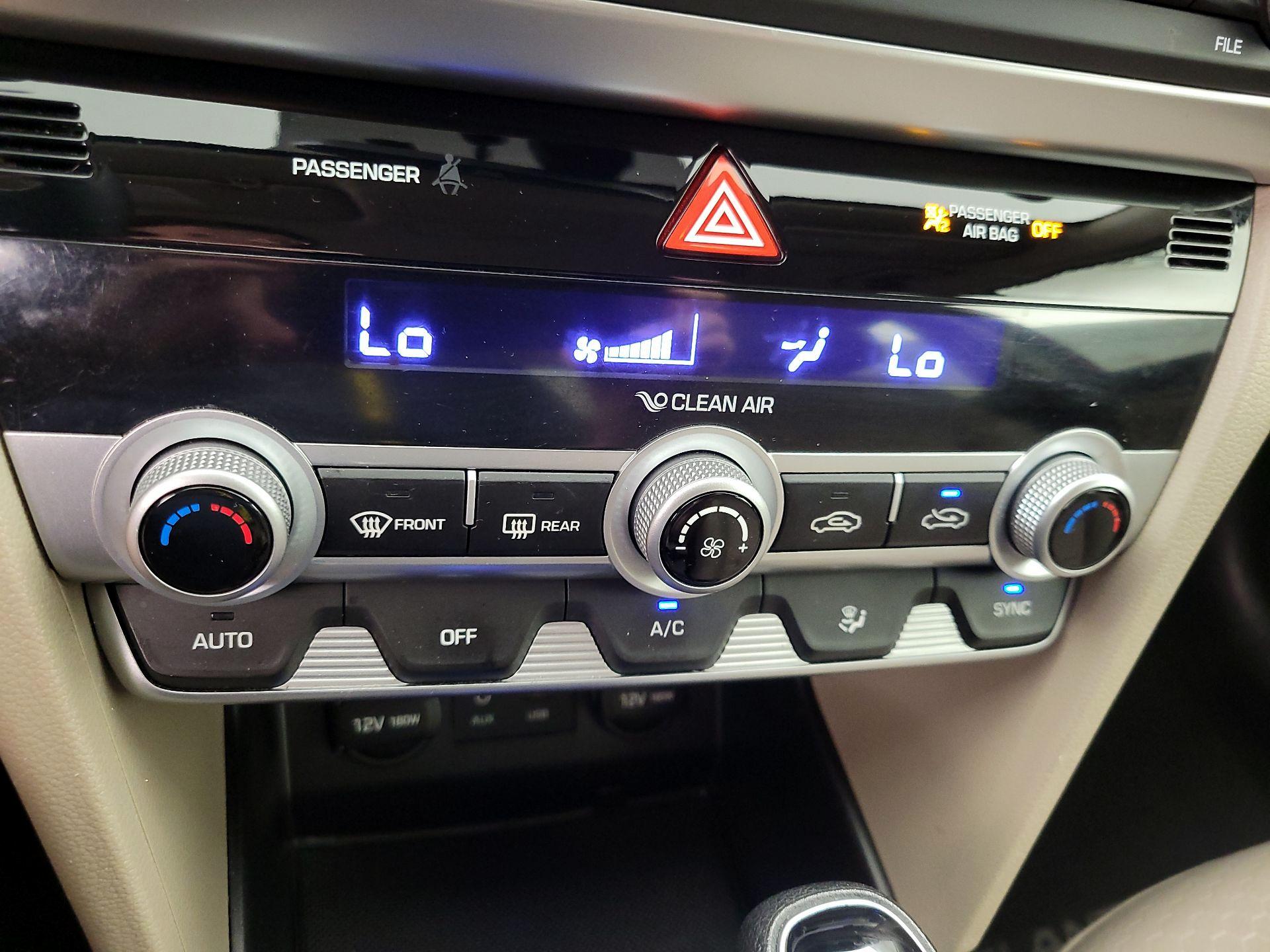 Thumbnail: 2020 Hyundai Elantra - 16