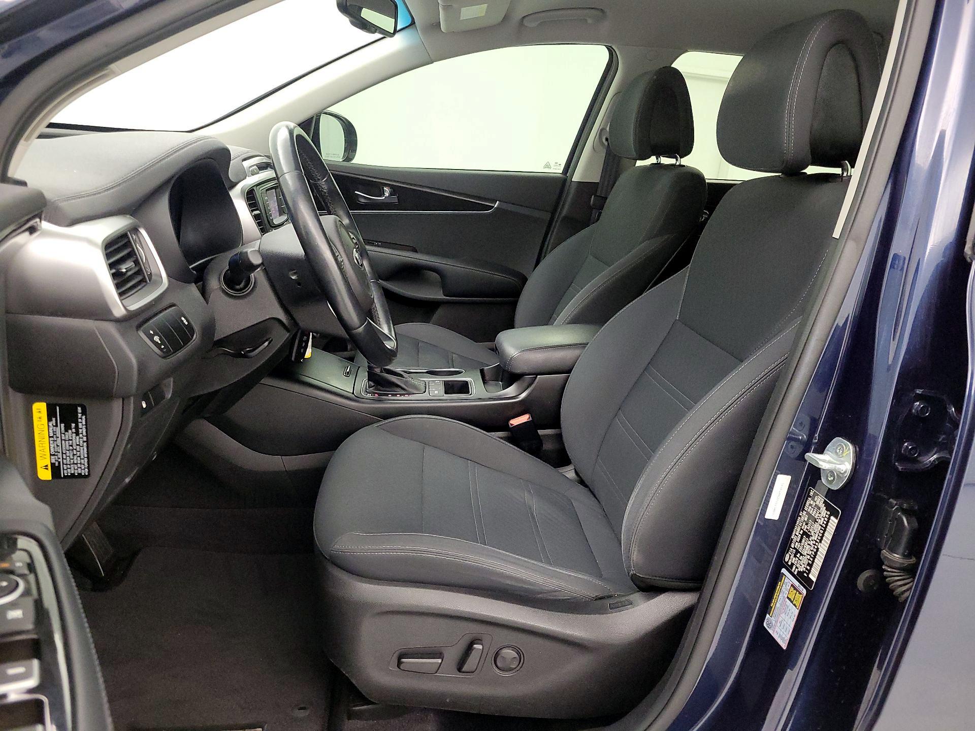 Thumbnail: 2016 Kia Sorento - 11