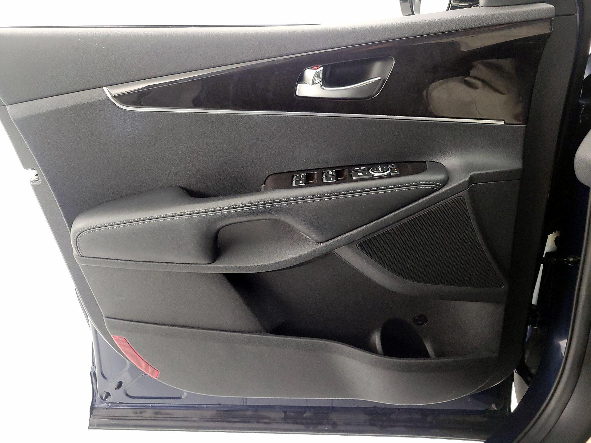 Thumbnail: 2016 Kia Sorento - 12