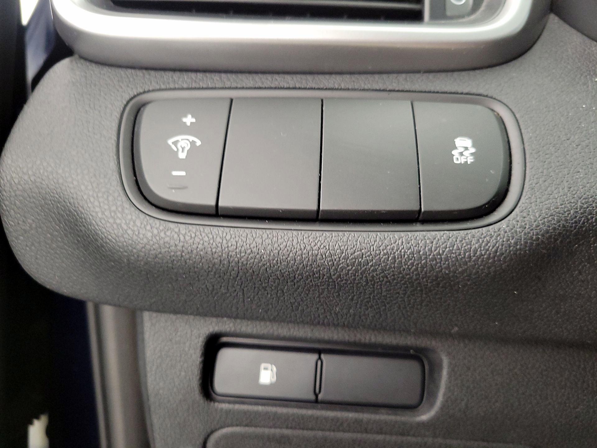 Thumbnail: 2016 Kia Sorento - 13