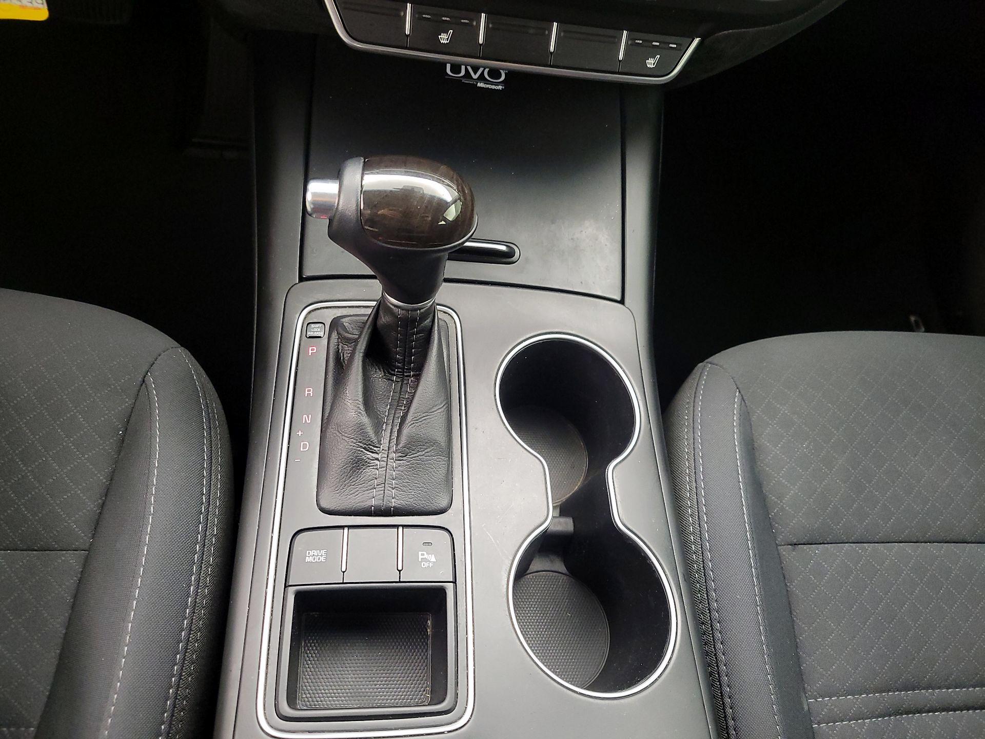 Thumbnail: 2016 Kia Sorento - 17