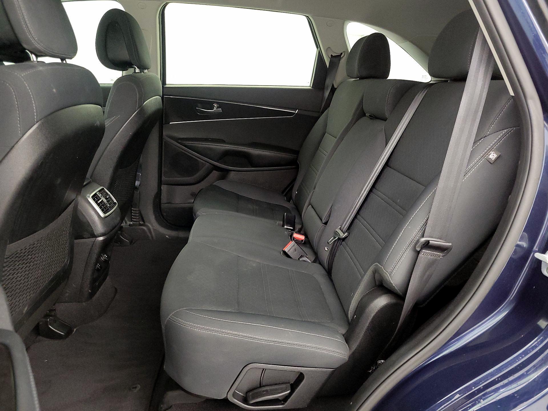 Thumbnail: 2016 Kia Sorento - 19