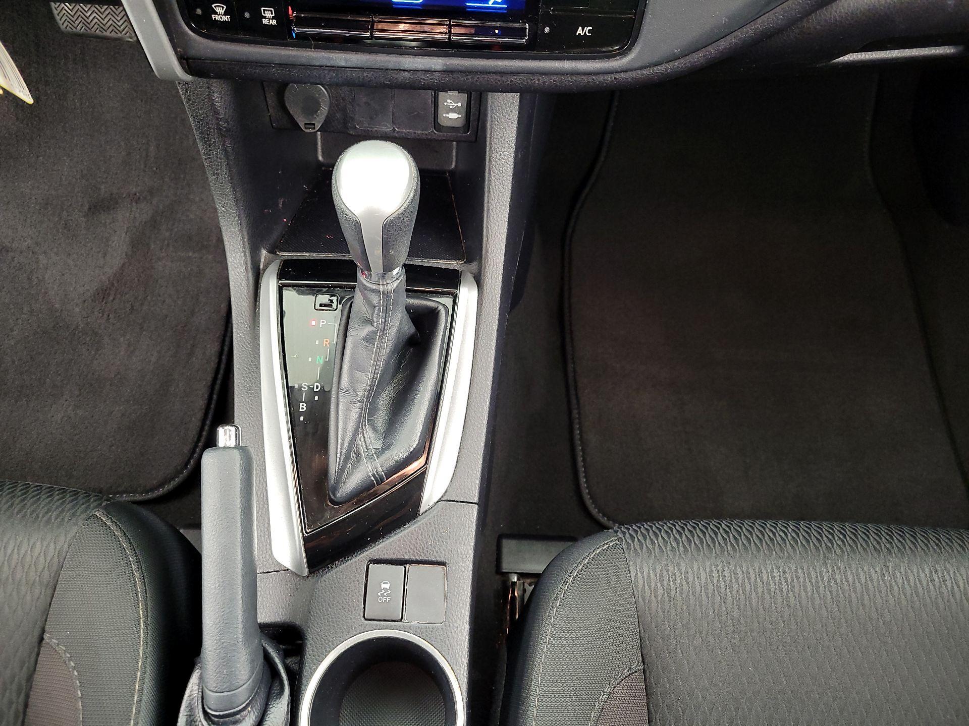 Thumbnail: 2018 Toyota Corolla - 17