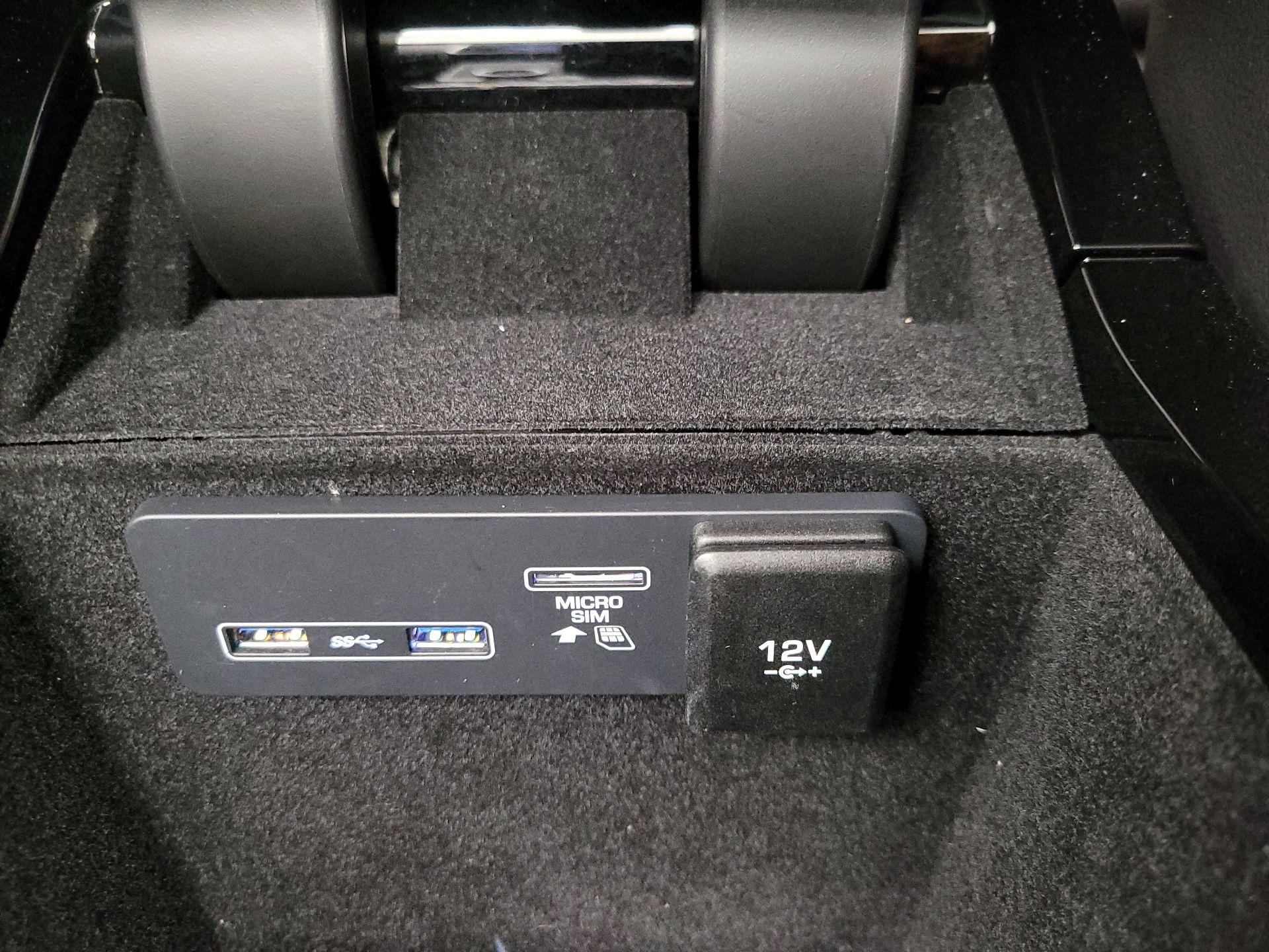 Thumbnail: 2020 Land Rover Range Rover Velar - 19