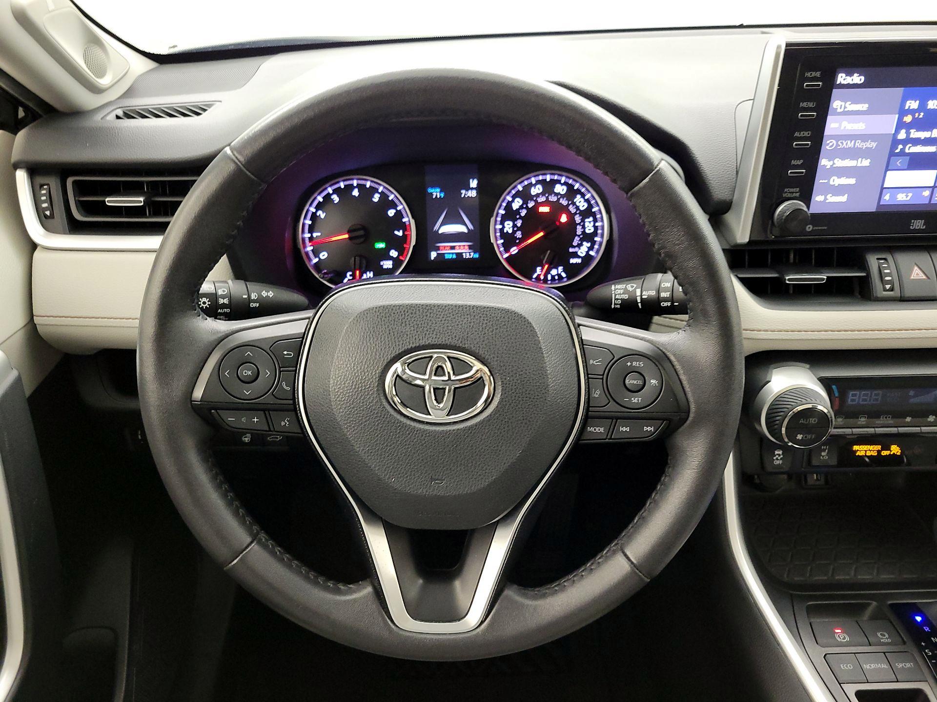 Thumbnail: 2021 Toyota RAV4 - 10