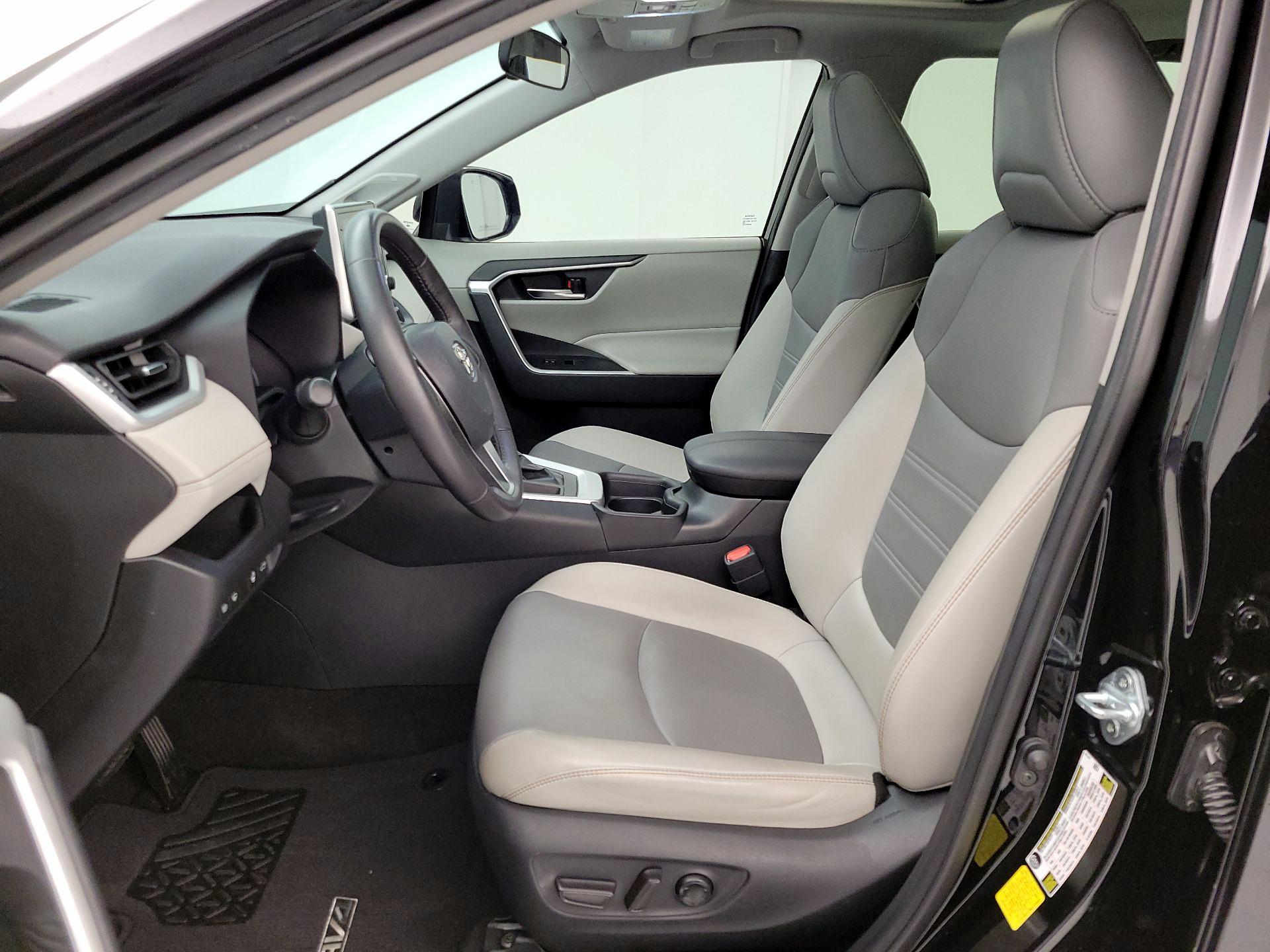 Thumbnail: 2021 Toyota RAV4 - 11