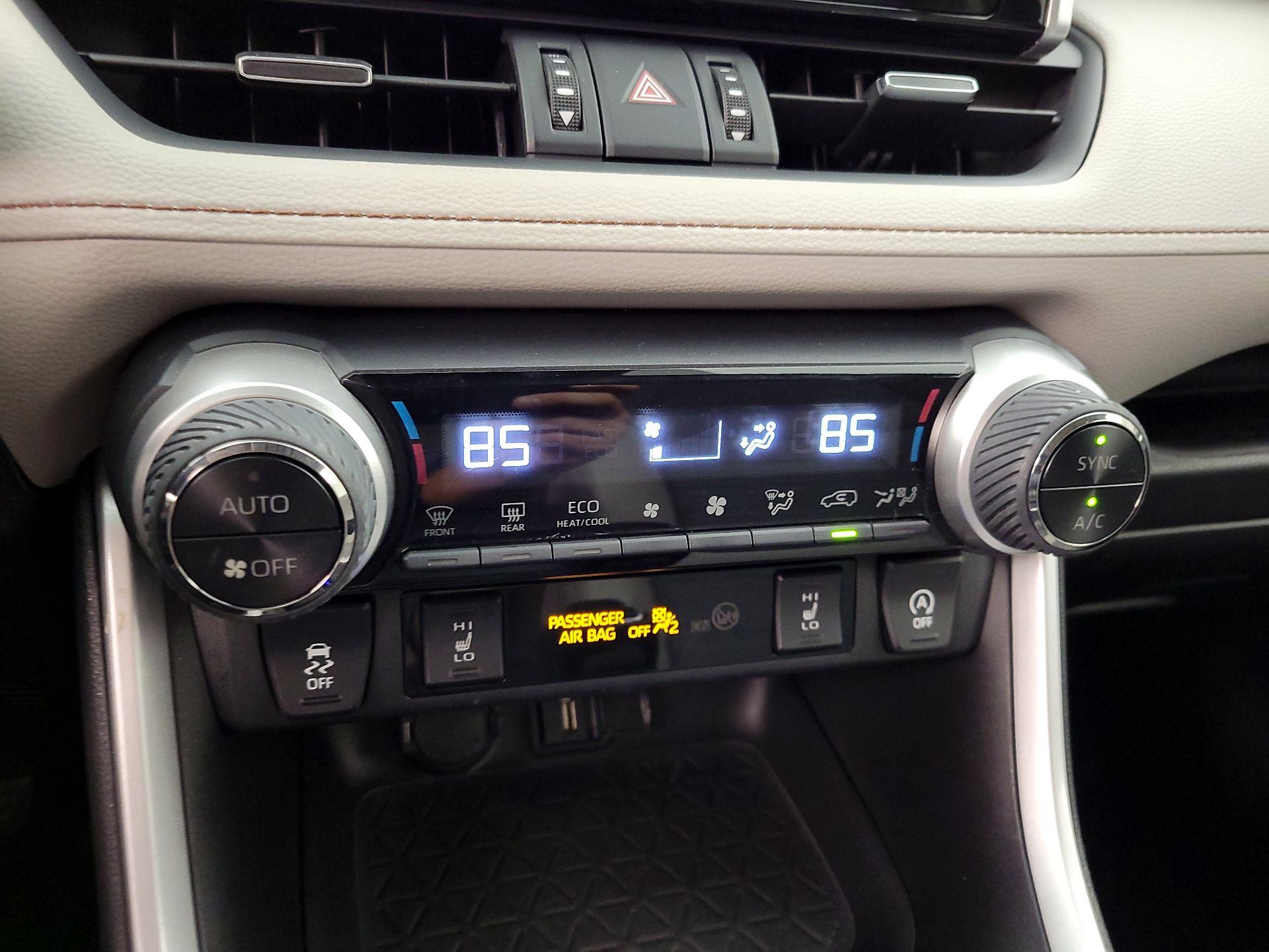 Thumbnail: 2021 Toyota RAV4 - 16