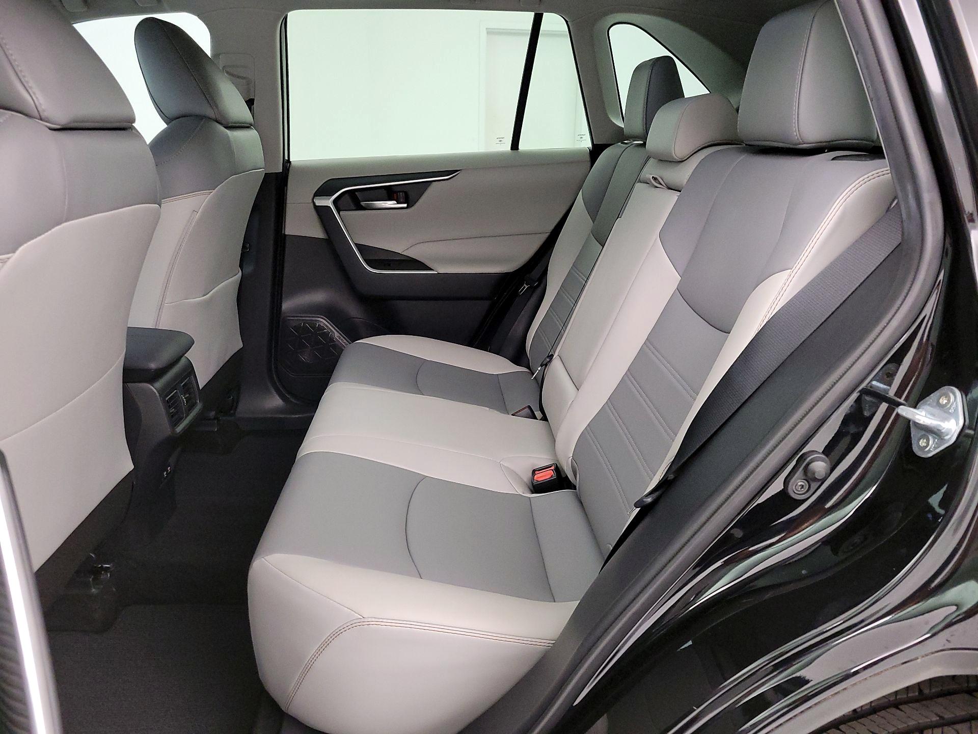 Thumbnail: 2021 Toyota RAV4 - 20