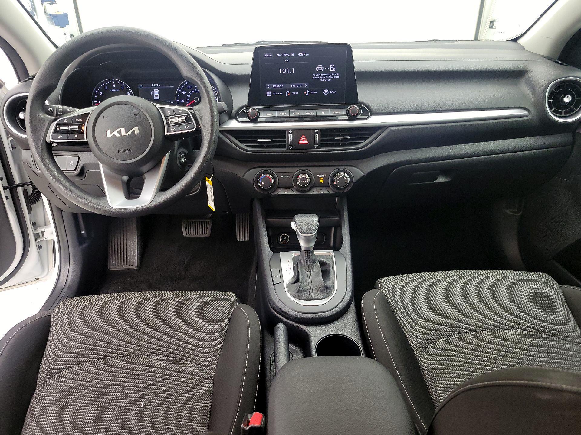 Thumbnail: 2024 Kia Forte - 9