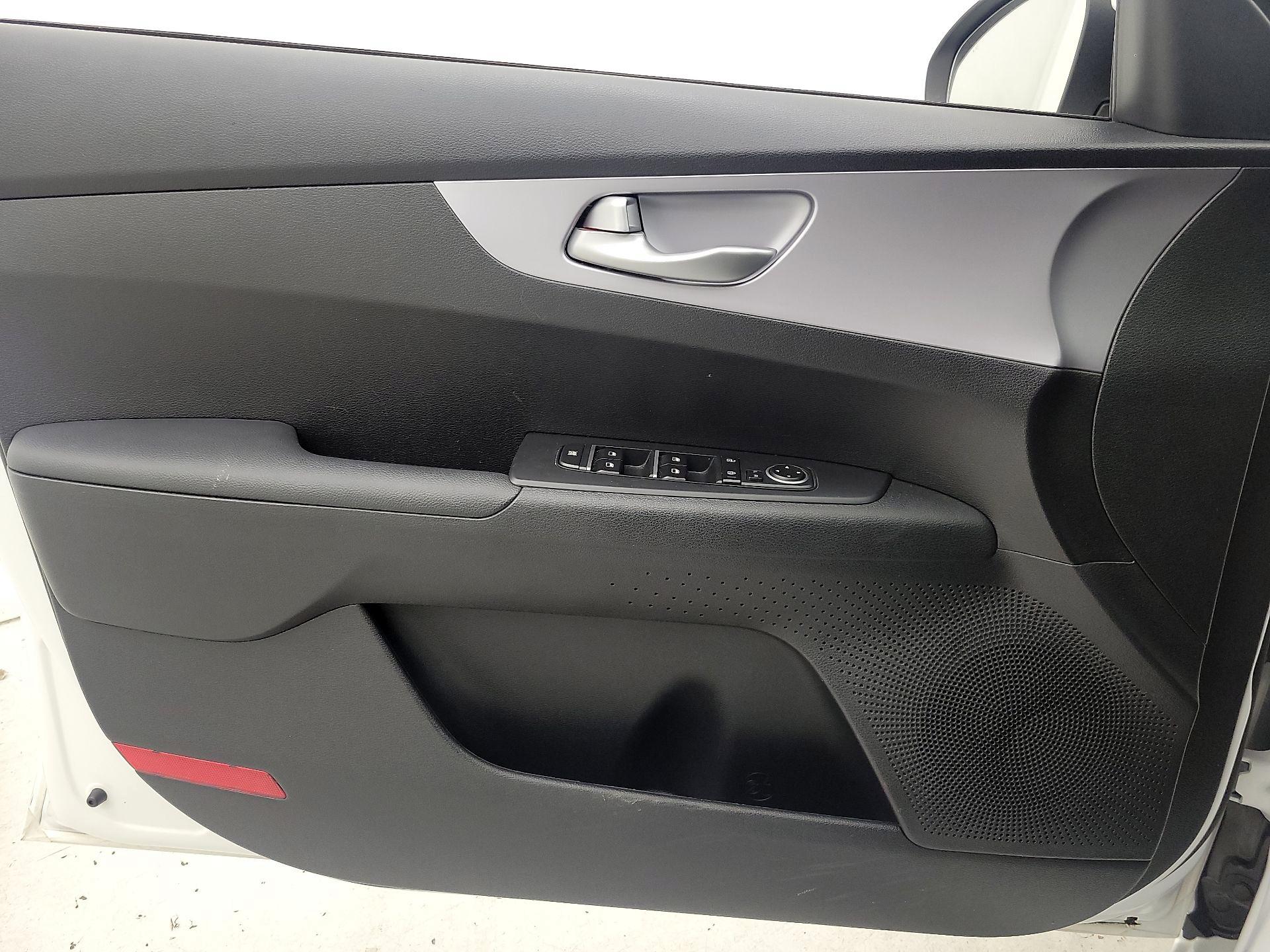 Thumbnail: 2024 Kia Forte - 12